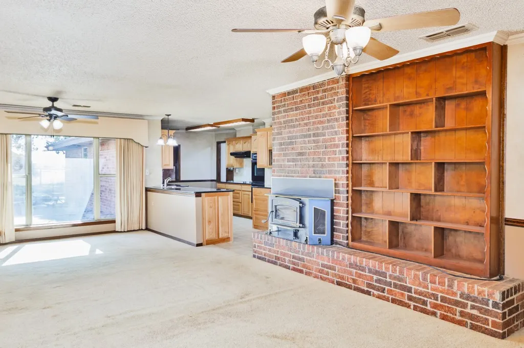 Farm For Sale in Montague County , 8752 Fm 1749, Sunset, Texas 76270, 3 Bedroom, 3 Bathroom, Garage spaces, 2,264 Sqft, built in 1973, mls#21291511, Real Estate Agent in Sunset, Homes For Sale in Montague county, Homes For Sale in Sunset, Realtor in Sunset Texas, Real Estate Brokerage Independent Realty Texas, Luminita Cordes Realtor