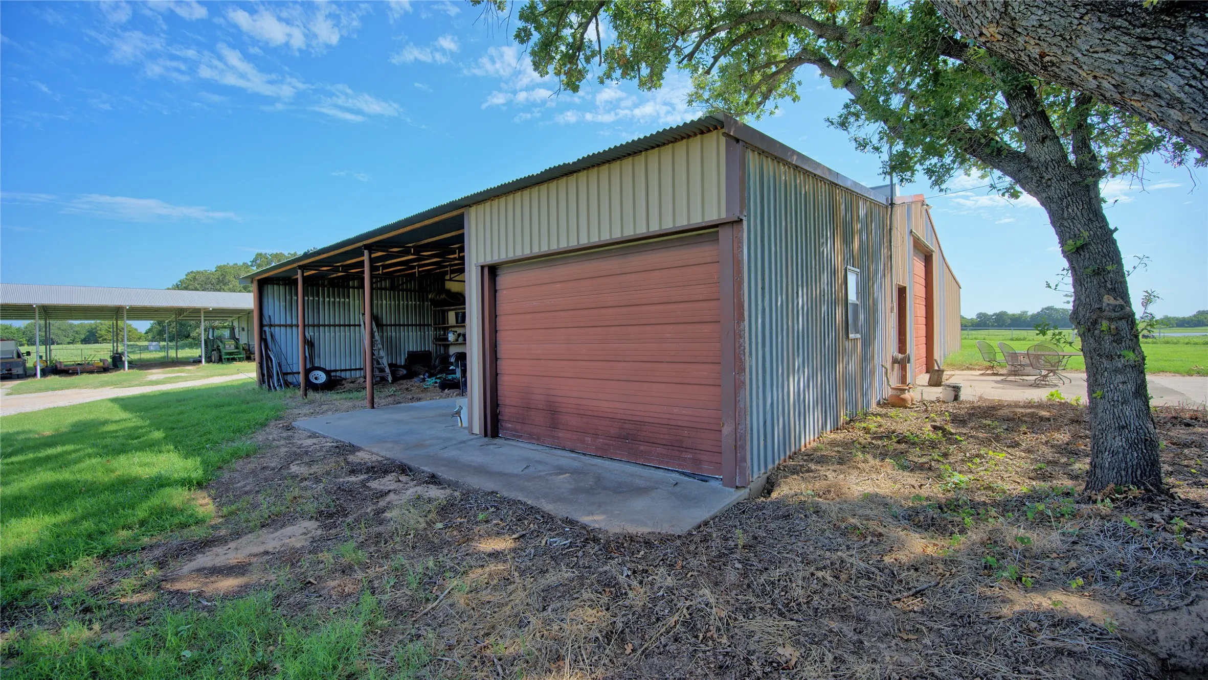 Farm For Sale in Montague County , 8752 Fm 1749, Sunset, Texas 76270, 3 Bedroom, 3 Bathroom, Garage spaces, 2,264 Sqft, built in 1973, mls#21291511, Real Estate Agent in Sunset, Homes For Sale in Montague county, Homes For Sale in Sunset, Realtor in Sunset Texas, Real Estate Brokerage Independent Realty Texas, Luminita Cordes Realtor