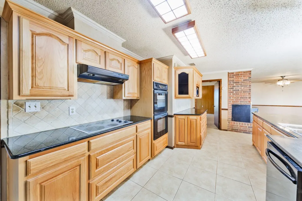 Farm For Sale in Montague County , 8752 Fm 1749, Sunset, Texas 76270, 3 Bedroom, 3 Bathroom, Garage spaces, 2,264 Sqft, built in 1973, mls#21291511, Real Estate Agent in Sunset, Homes For Sale in Montague county, Homes For Sale in Sunset, Realtor in Sunset Texas, Real Estate Brokerage Independent Realty Texas, Luminita Cordes Realtor