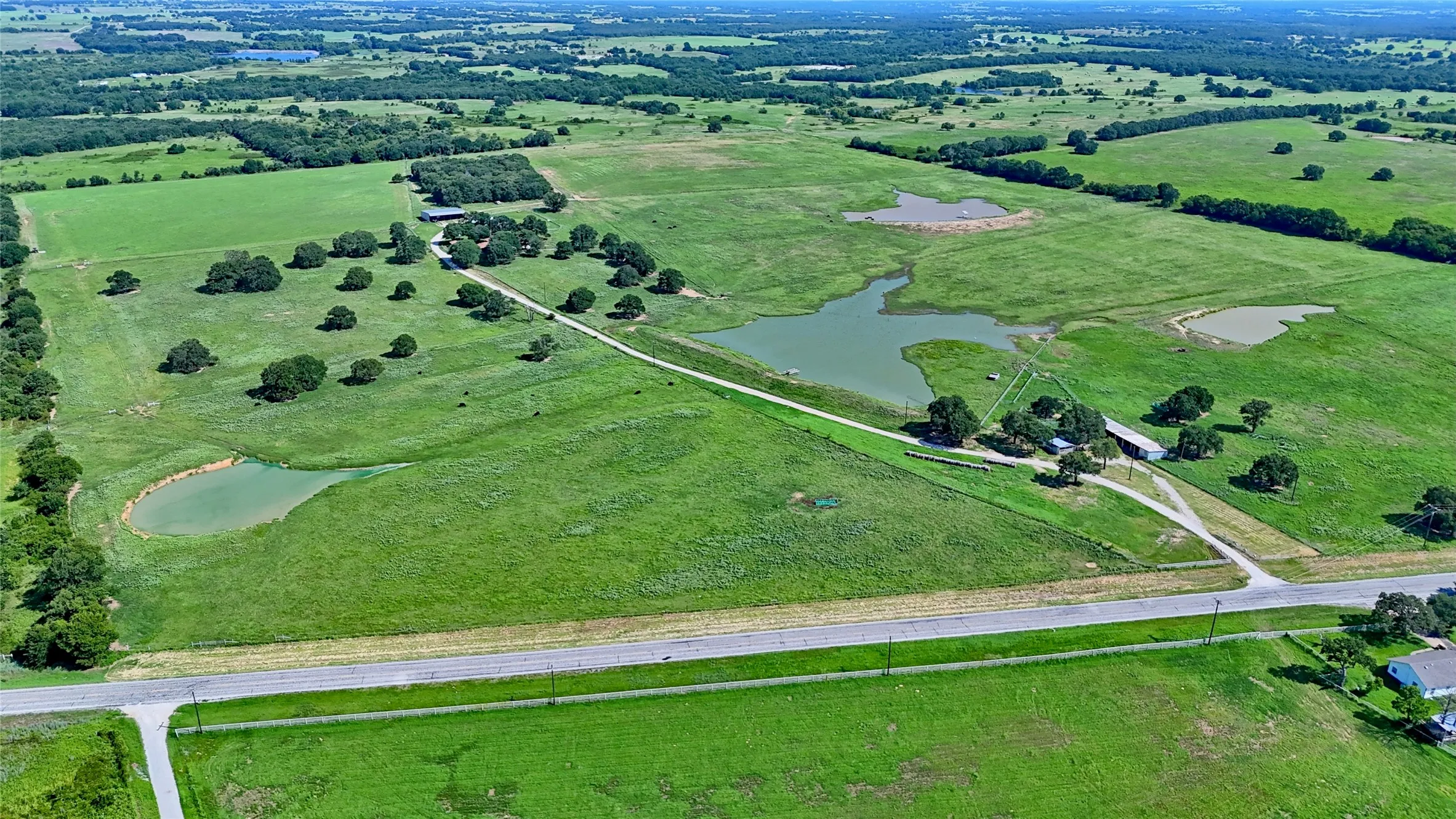 Farm For Sale in Montague County , 8752 Fm 1749, Sunset, Texas 76270, 3 Bedroom, 3 Bathroom, Garage spaces, 2,264 Sqft, built in 1973, mls#21291511, Real Estate Agent in Sunset, Homes For Sale in Montague county, Homes For Sale in Sunset, Realtor in Sunset Texas, Real Estate Brokerage Independent Realty Texas, Luminita Cordes Realtor