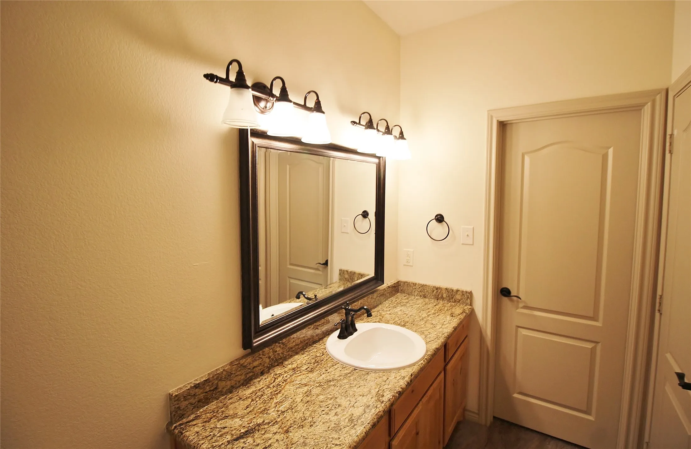 Duplex For Rent in Kaufman County , 112 Bridle Court, Mabank, Texas 75143, 2 Bedroom, 2 Bathroom, 1 Garage spaces, 1,145 Sqft, built in 2016, mls#21291546, Real Estate Agent in Mabank, Homes For Rent in Kaufman county, Homes For Rent in Mabank, Realtor in Mabank Texas, Real Estate Brokerage Independent Realty Texas, Luminita Cordes Realtor