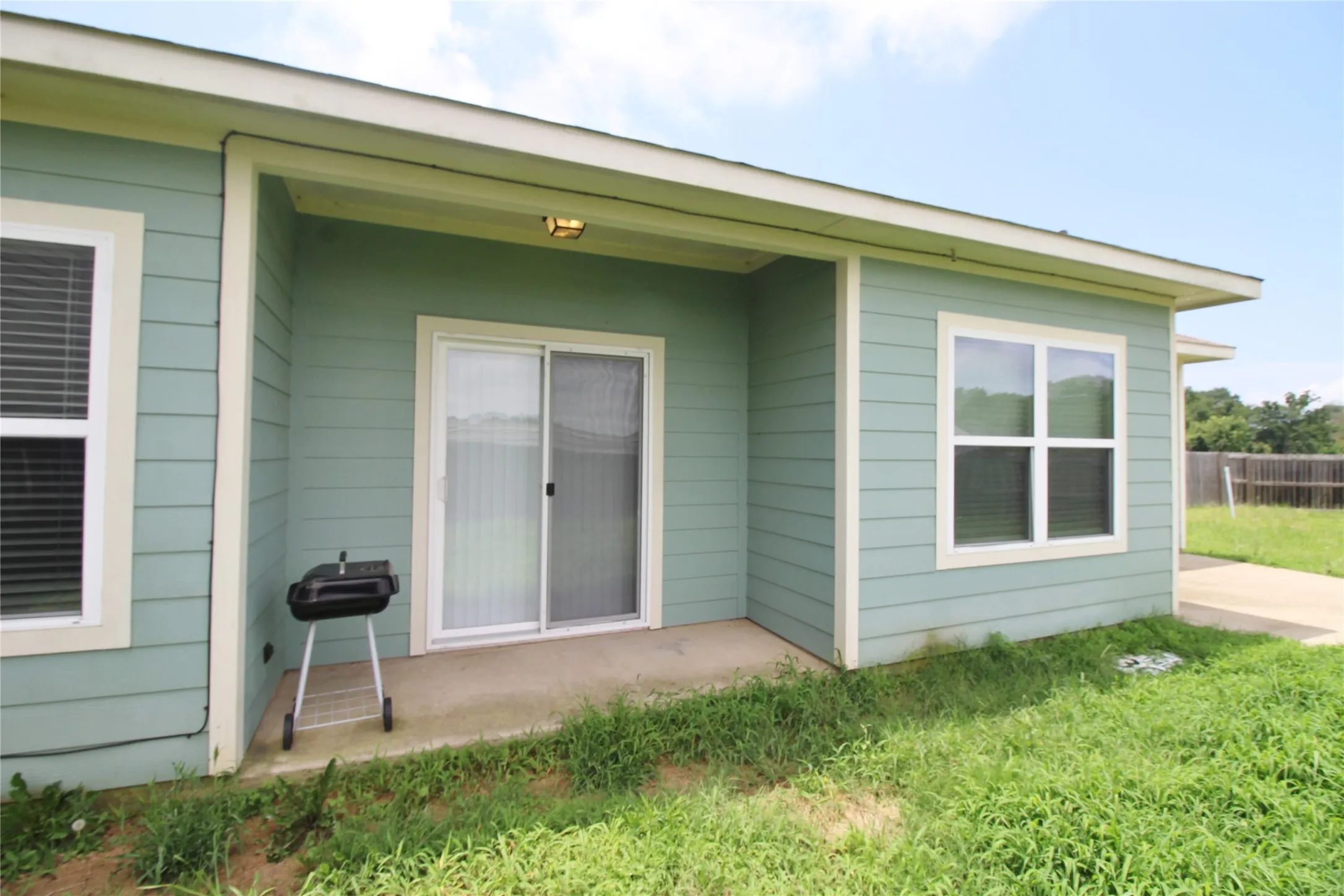 Duplex For Rent in Kaufman County , 112 Bridle Court, Mabank, Texas 75143, 2 Bedroom, 2 Bathroom, 1 Garage spaces, 1,145 Sqft, built in 2016, mls#21291546, Real Estate Agent in Mabank, Homes For Rent in Kaufman county, Homes For Rent in Mabank, Realtor in Mabank Texas, Real Estate Brokerage Independent Realty Texas, Luminita Cordes Realtor