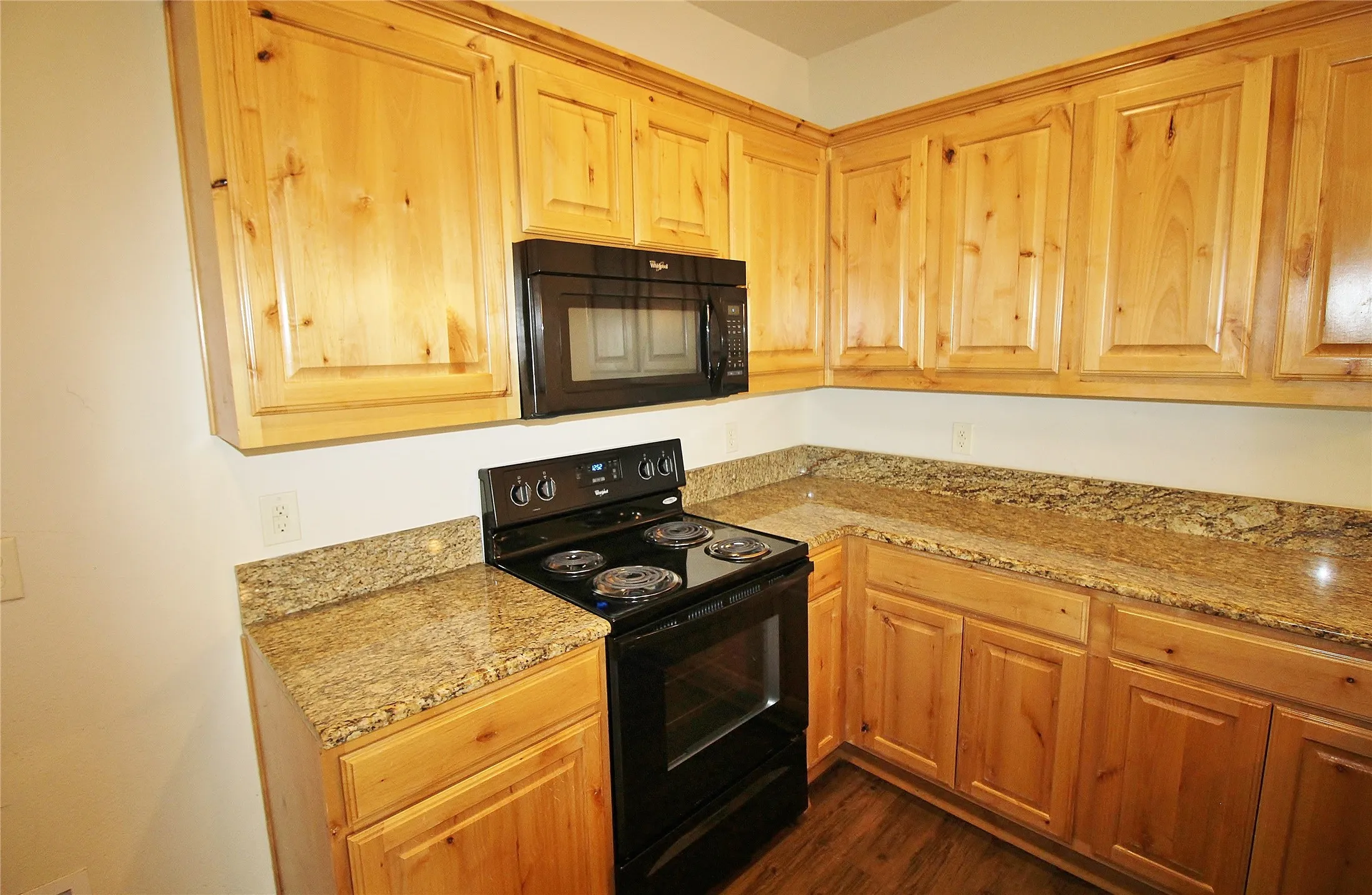 Duplex For Rent in Kaufman County , 112 Bridle Court, Mabank, Texas 75143, 2 Bedroom, 2 Bathroom, 1 Garage spaces, 1,145 Sqft, built in 2016, mls#21291546, Real Estate Agent in Mabank, Homes For Rent in Kaufman county, Homes For Rent in Mabank, Realtor in Mabank Texas, Real Estate Brokerage Independent Realty Texas, Luminita Cordes Realtor