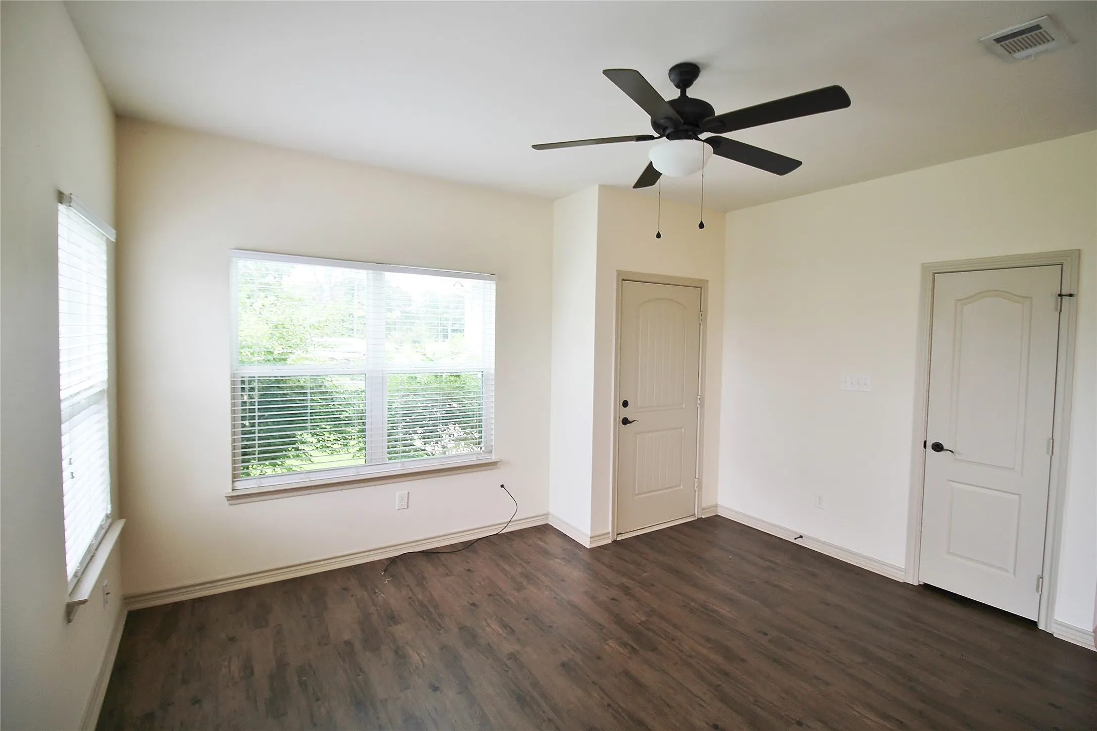 Duplex For Rent in Kaufman County , 112 Bridle Court, Mabank, Texas 75143, 2 Bedroom, 2 Bathroom, 1 Garage spaces, 1,145 Sqft, built in 2016, mls#21291546, Real Estate Agent in Mabank, Homes For Rent in Kaufman county, Homes For Rent in Mabank, Realtor in Mabank Texas, Real Estate Brokerage Independent Realty Texas, Luminita Cordes Realtor