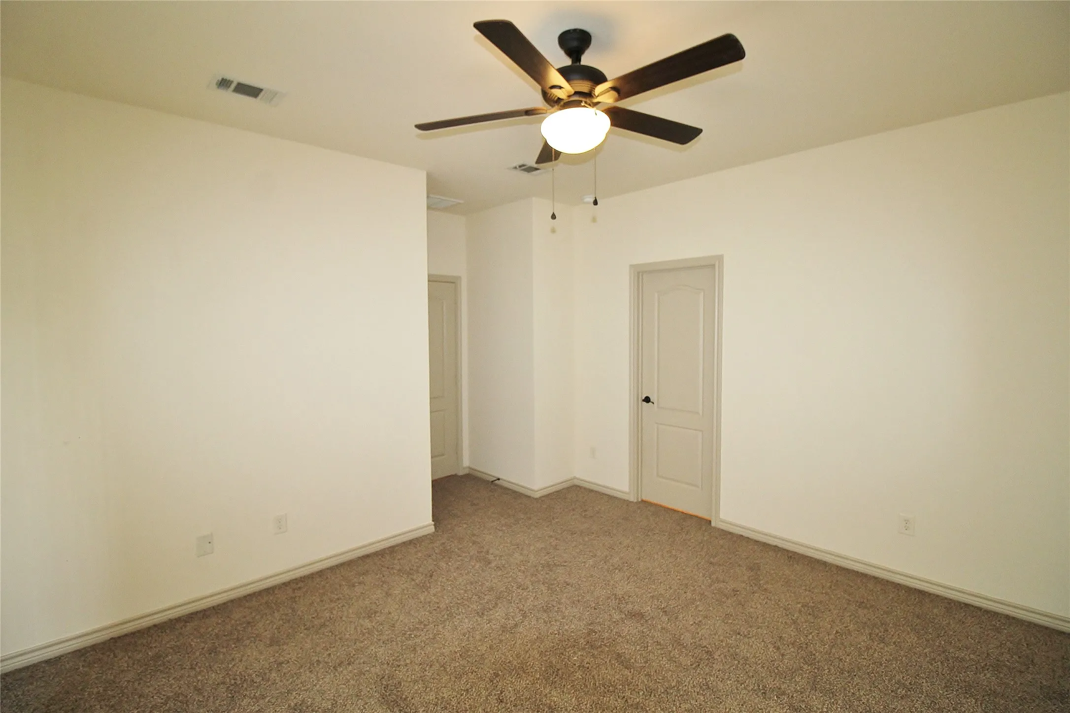 Duplex For Rent in Kaufman County , 112 Bridle Court, Mabank, Texas 75143, 2 Bedroom, 2 Bathroom, 1 Garage spaces, 1,145 Sqft, built in 2016, mls#21291546, Real Estate Agent in Mabank, Homes For Rent in Kaufman county, Homes For Rent in Mabank, Realtor in Mabank Texas, Real Estate Brokerage Independent Realty Texas, Luminita Cordes Realtor