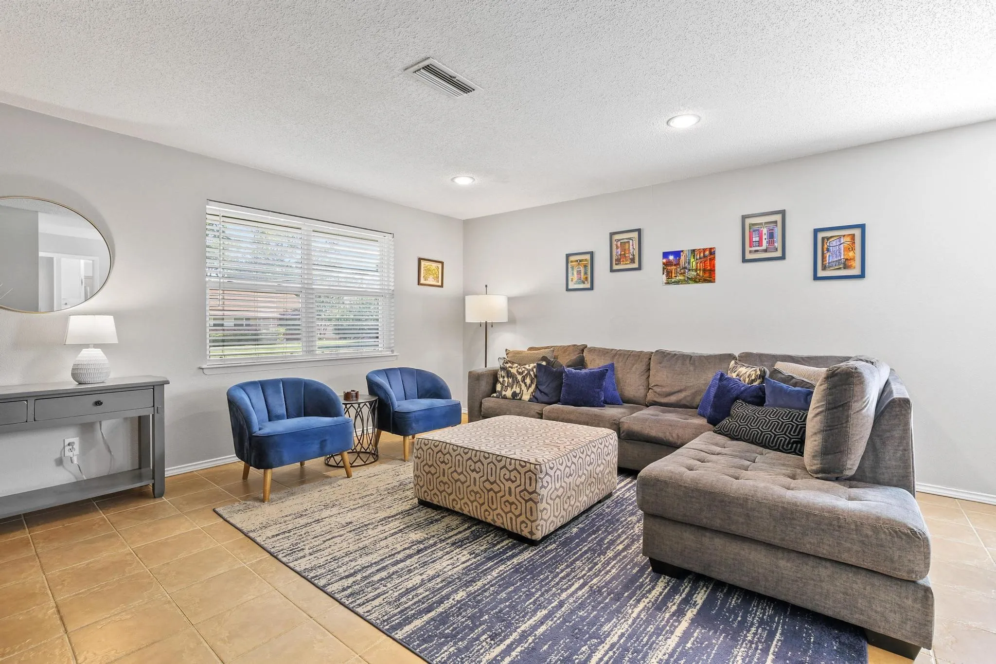 Single Family Residence For Sale in Dallas County , 10621 Mapleridge Drive, Dallas, Texas 75238, 4 Bedroom, 2 Bathroom, 2 Garage spaces, 2,031 Sqft, built in 1965, mls#21290429, Real Estate Agent in Dallas, Homes For Sale in Dallas county, Homes For Sale in Dallas, Realtor in Dallas Texas, Real Estate Brokerage Independent Realty Texas, Luminita Cordes Realtor