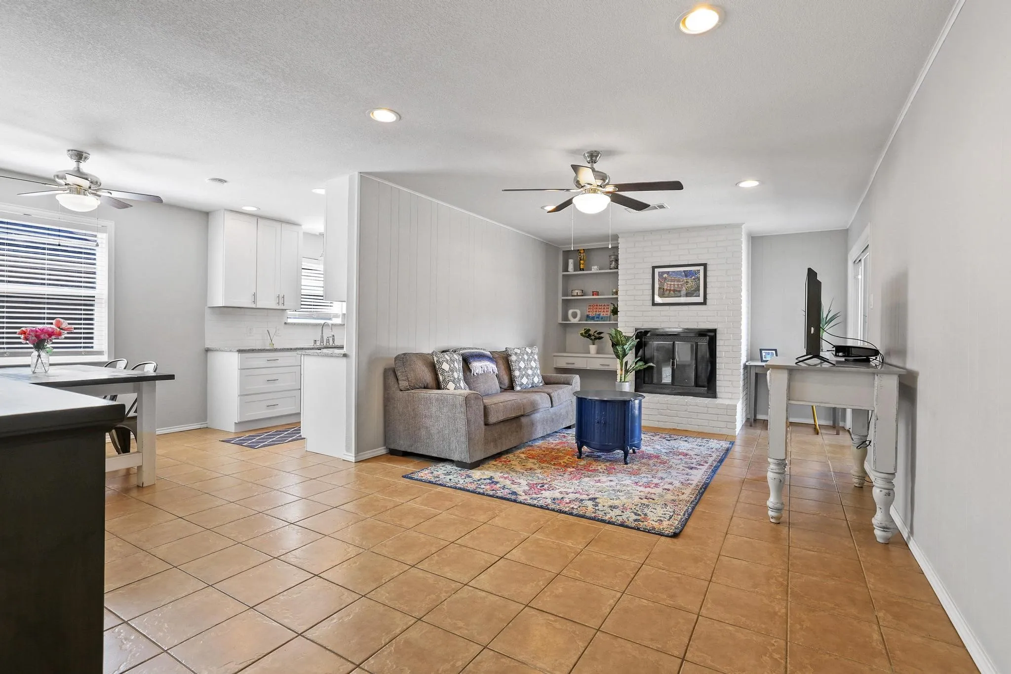Single Family Residence For Sale in Dallas County , 10621 Mapleridge Drive, Dallas, Texas 75238, 4 Bedroom, 2 Bathroom, 2 Garage spaces, 2,031 Sqft, built in 1965, mls#21290429, Real Estate Agent in Dallas, Homes For Sale in Dallas county, Homes For Sale in Dallas, Realtor in Dallas Texas, Real Estate Brokerage Independent Realty Texas, Luminita Cordes Realtor