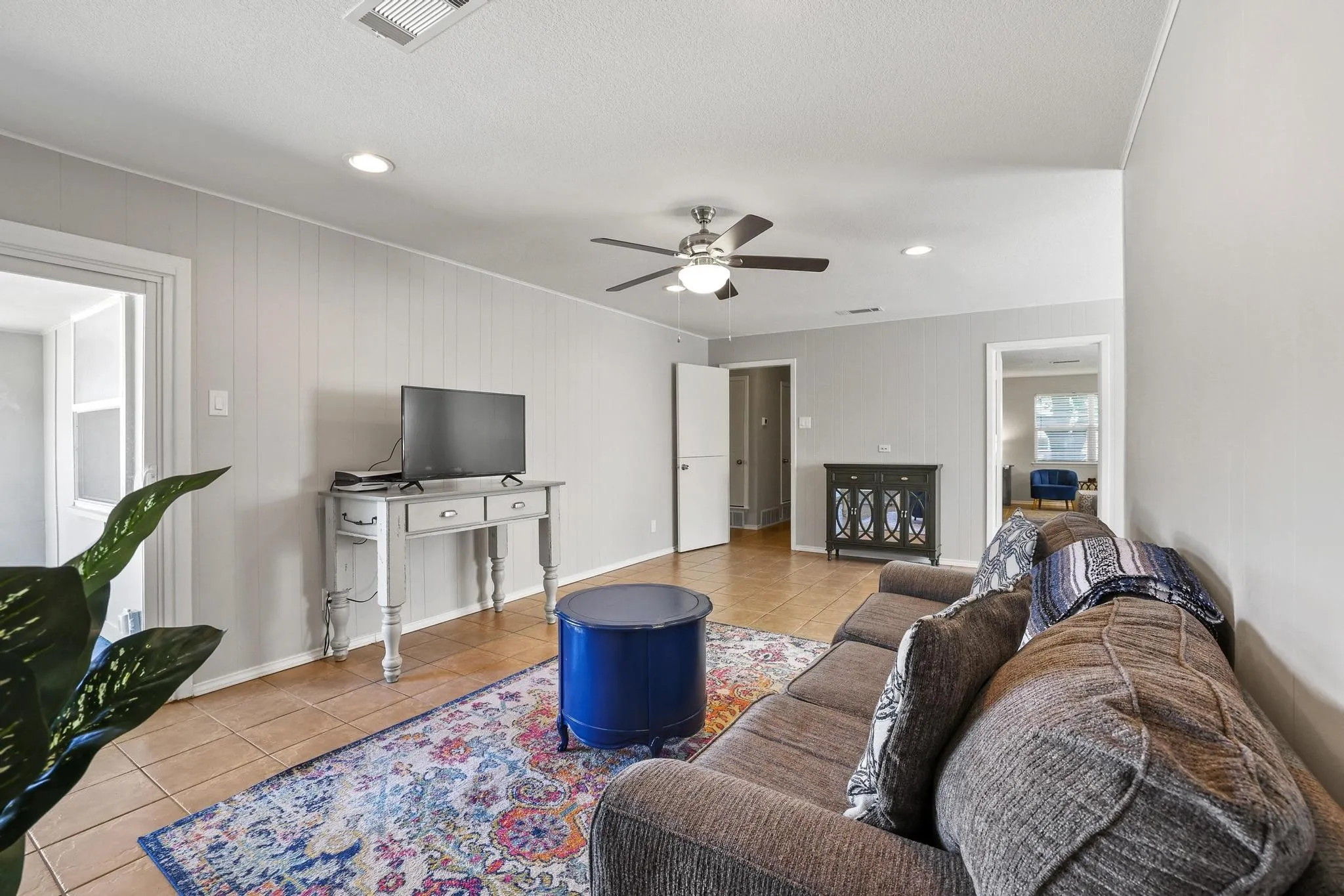 Single Family Residence For Sale in Dallas County , 10621 Mapleridge Drive, Dallas, Texas 75238, 4 Bedroom, 2 Bathroom, 2 Garage spaces, 2,031 Sqft, built in 1965, mls#21290429, Real Estate Agent in Dallas, Homes For Sale in Dallas county, Homes For Sale in Dallas, Realtor in Dallas Texas, Real Estate Brokerage Independent Realty Texas, Luminita Cordes Realtor
