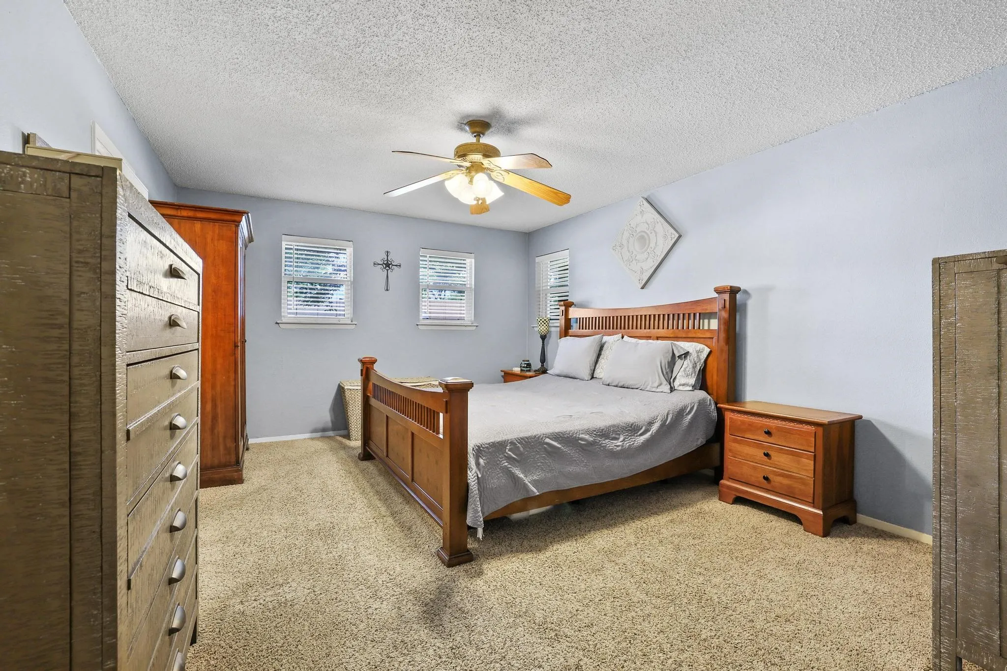 Single Family Residence For Sale in Dallas County , 10621 Mapleridge Drive, Dallas, Texas 75238, 4 Bedroom, 2 Bathroom, 2 Garage spaces, 2,031 Sqft, built in 1965, mls#21290429, Real Estate Agent in Dallas, Homes For Sale in Dallas county, Homes For Sale in Dallas, Realtor in Dallas Texas, Real Estate Brokerage Independent Realty Texas, Luminita Cordes Realtor