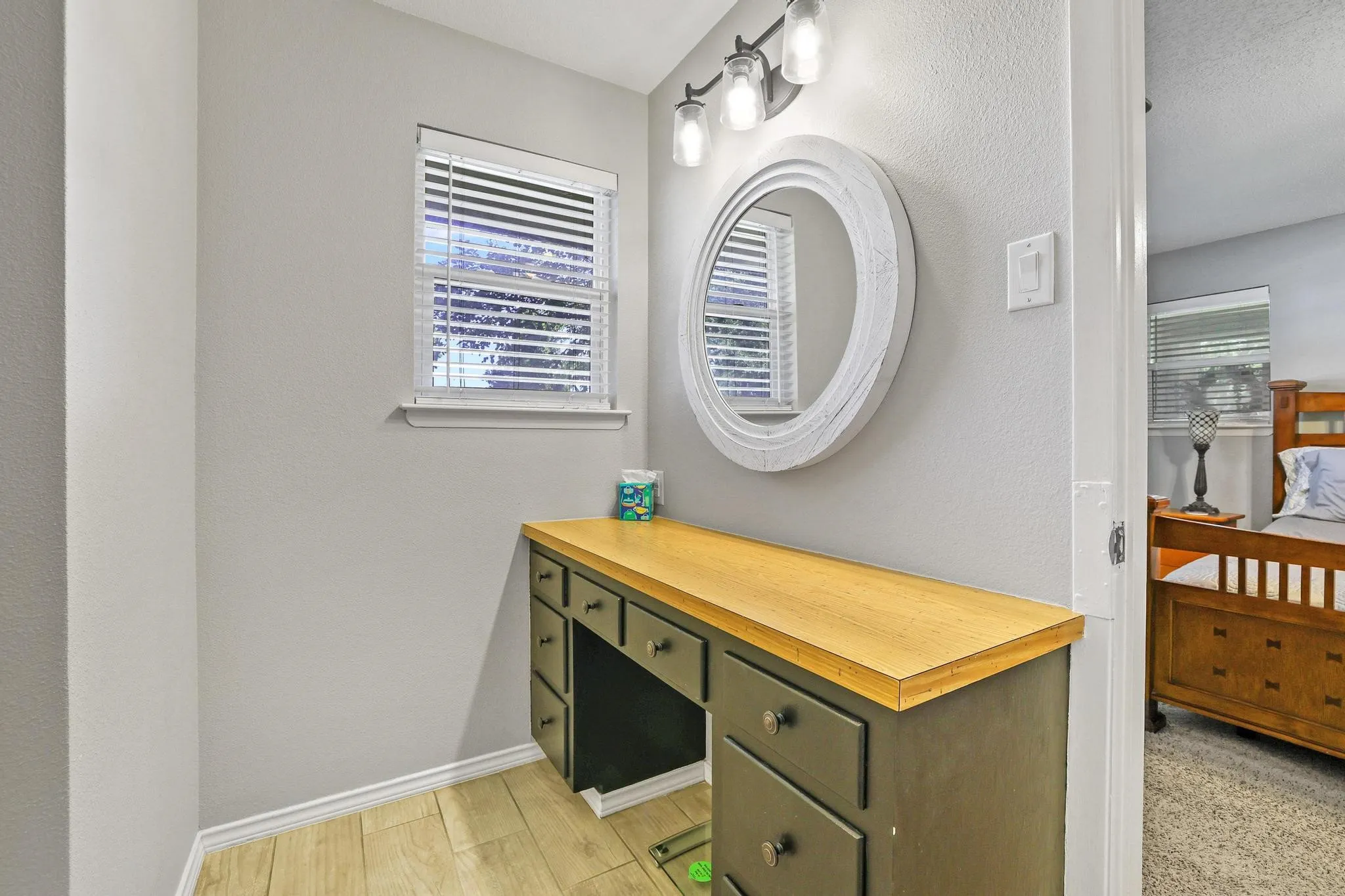Single Family Residence For Sale in Dallas County , 10621 Mapleridge Drive, Dallas, Texas 75238, 4 Bedroom, 2 Bathroom, 2 Garage spaces, 2,031 Sqft, built in 1965, mls#21290429, Real Estate Agent in Dallas, Homes For Sale in Dallas county, Homes For Sale in Dallas, Realtor in Dallas Texas, Real Estate Brokerage Independent Realty Texas, Luminita Cordes Realtor