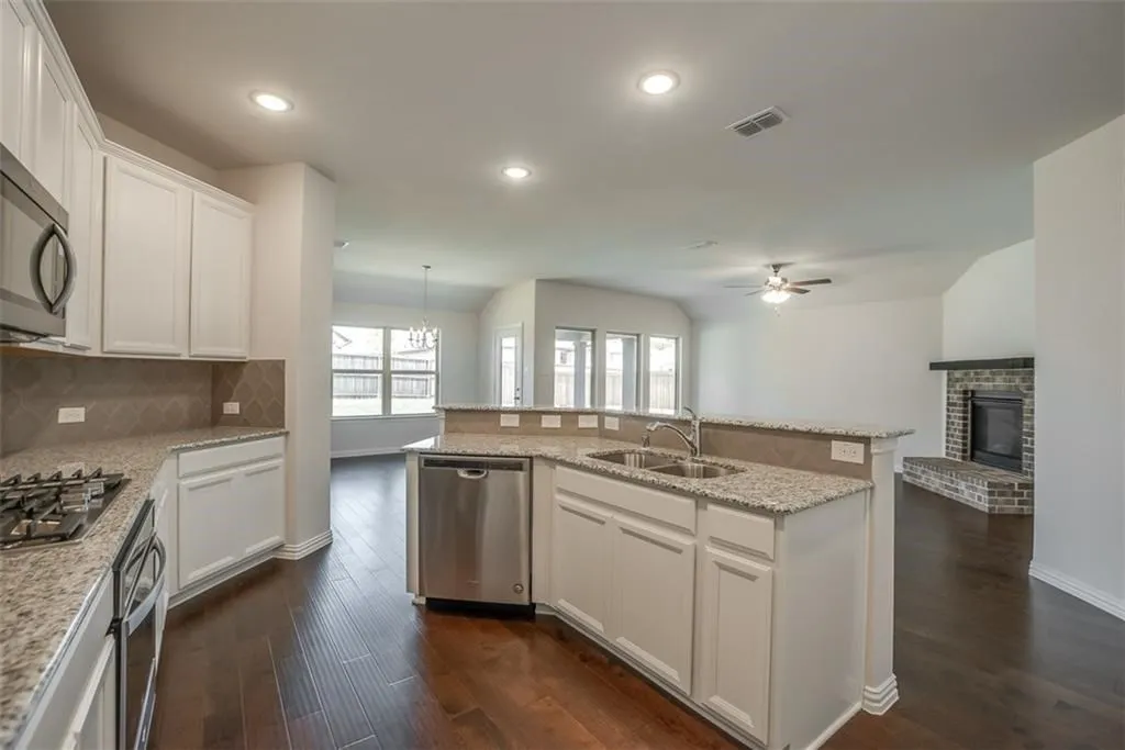 Single Family Residence For Rent in Denton County , 1829 Meadow Trail Lane, Aubrey, Texas 76227, 3 Bedroom, 2 Bathroom, 2 Garage spaces, 1,711 Sqft, built in 2019, mls#21291559, Real Estate Agent in Aubrey, Homes For Rent in Denton county, Homes For Rent in Aubrey, Realtor in Aubrey Texas, Real Estate Brokerage Independent Realty Texas, Luminita Cordes Realtor