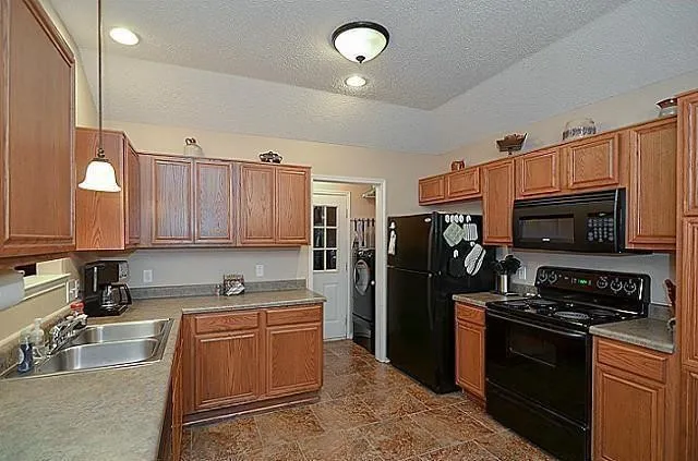 Single Family Residence For Rent in Dallas County , 3112 Fairfield Drive, Grand Prairie, Texas 75052, 3 Bedroom, 2 Bathroom, 2 Garage spaces, 1,211 Sqft, built in 1998, mls#21291567, Real Estate Agent in Grand Prairie, Homes For Rent in Dallas county, Homes For Rent in Grand Prairie, Realtor in Grand Prairie Texas, Real Estate Brokerage Independent Realty Texas, Luminita Cordes Realtor