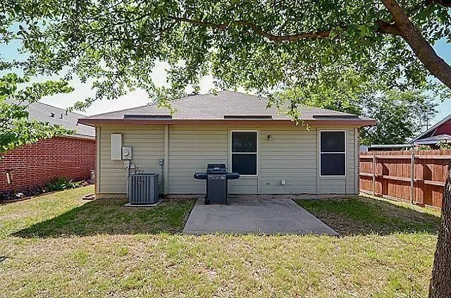 Single Family Residence For Rent in Dallas County , 3112 Fairfield Drive, Grand Prairie, Texas 75052, 3 Bedroom, 2 Bathroom, 2 Garage spaces, 1,211 Sqft, built in 1998, mls#21291567, Real Estate Agent in Grand Prairie, Homes For Rent in Dallas county, Homes For Rent in Grand Prairie, Realtor in Grand Prairie Texas, Real Estate Brokerage Independent Realty Texas, Luminita Cordes Realtor