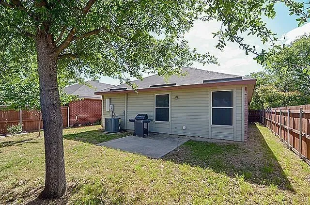 Single Family Residence For Rent in Dallas County , 3112 Fairfield Drive, Grand Prairie, Texas 75052, 3 Bedroom, 2 Bathroom, 2 Garage spaces, 1,211 Sqft, built in 1998, mls#21291567, Real Estate Agent in Grand Prairie, Homes For Rent in Dallas county, Homes For Rent in Grand Prairie, Realtor in Grand Prairie Texas, Real Estate Brokerage Independent Realty Texas, Luminita Cordes Realtor
