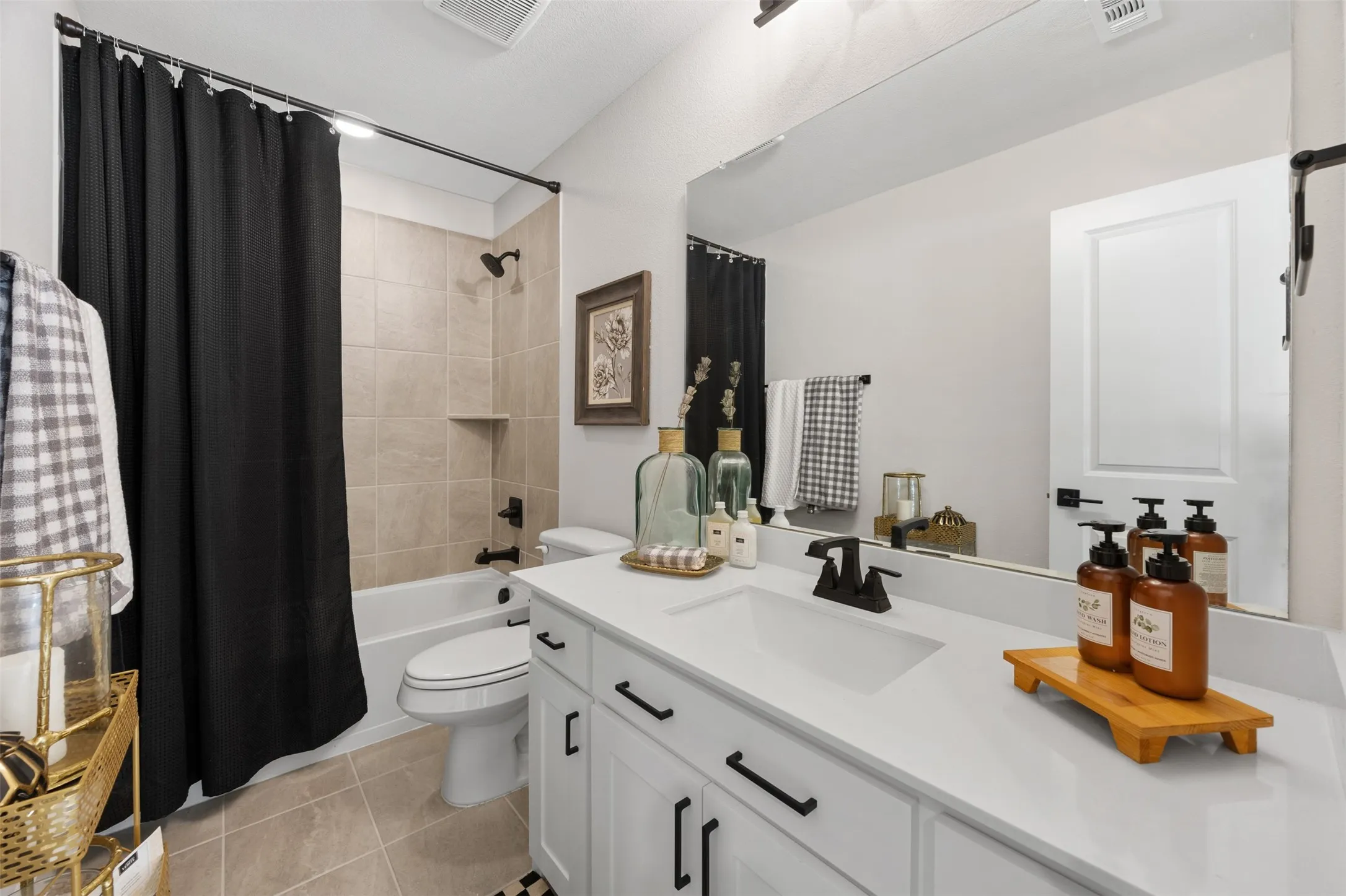 Single Family Residence For Sale in Ellis County , 2413 Shane Drive, Midlothian, Texas 76065, 4 Bedroom, 4 Bathroom, 3 Garage spaces, 3,719 Sqft, built in 2023, mls#21290759, Real Estate Agent in Midlothian, Homes For Sale in Ellis county, Homes For Sale in Midlothian, Realtor in Midlothian Texas, Real Estate Brokerage Independent Realty Texas, Luminita Cordes Realtor