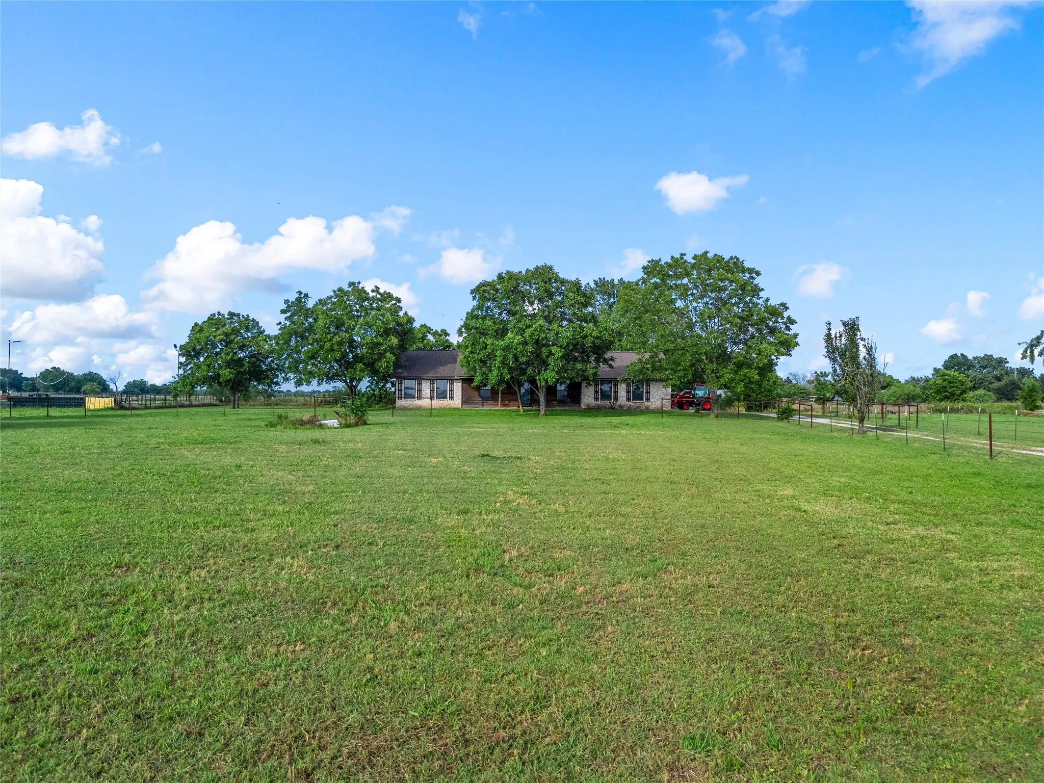 Single Family Residence For Sale in Mc Lennan County , 188 N Baese Road, West, Texas 76691, 3 Bedroom, 2 Bathroom, 2 Garage spaces, 1,832 Sqft, built in 1993, mls#21291517, Real Estate Agent in West, Homes For Sale in Mc Lennan county, Homes For Sale in West, Realtor in West Texas, Real Estate Brokerage Independent Realty Texas, Luminita Cordes Realtor