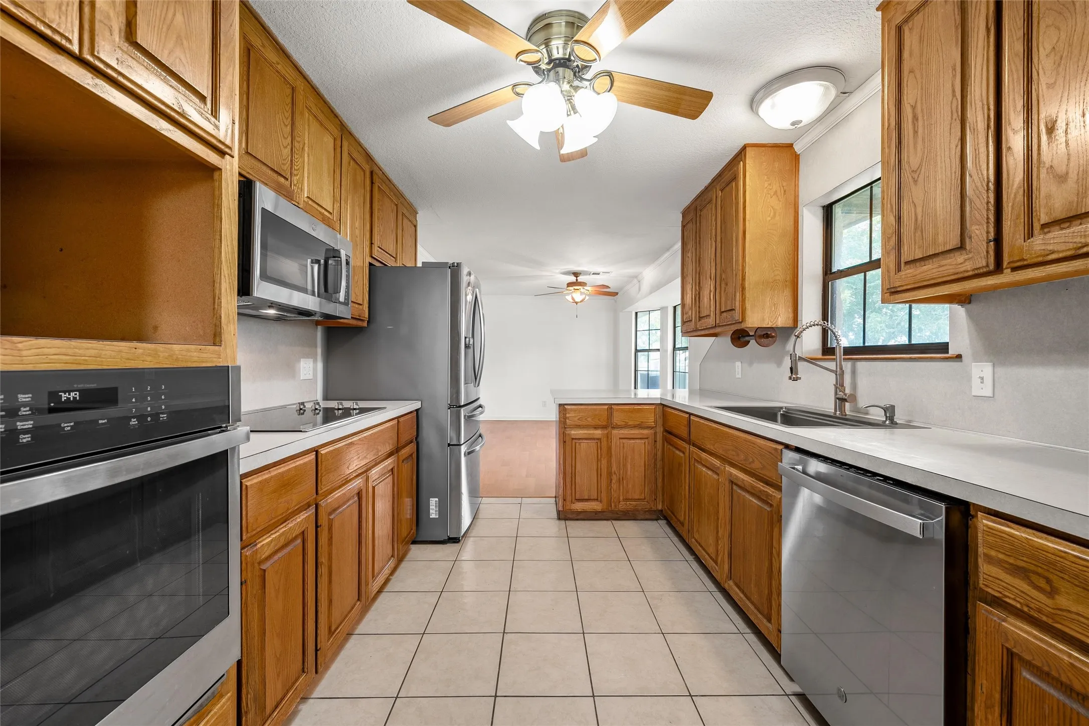 Single Family Residence For Sale in Mc Lennan County , 188 N Baese Road, West, Texas 76691, 3 Bedroom, 2 Bathroom, 2 Garage spaces, 1,832 Sqft, built in 1993, mls#21291517, Real Estate Agent in West, Homes For Sale in Mc Lennan county, Homes For Sale in West, Realtor in West Texas, Real Estate Brokerage Independent Realty Texas, Luminita Cordes Realtor