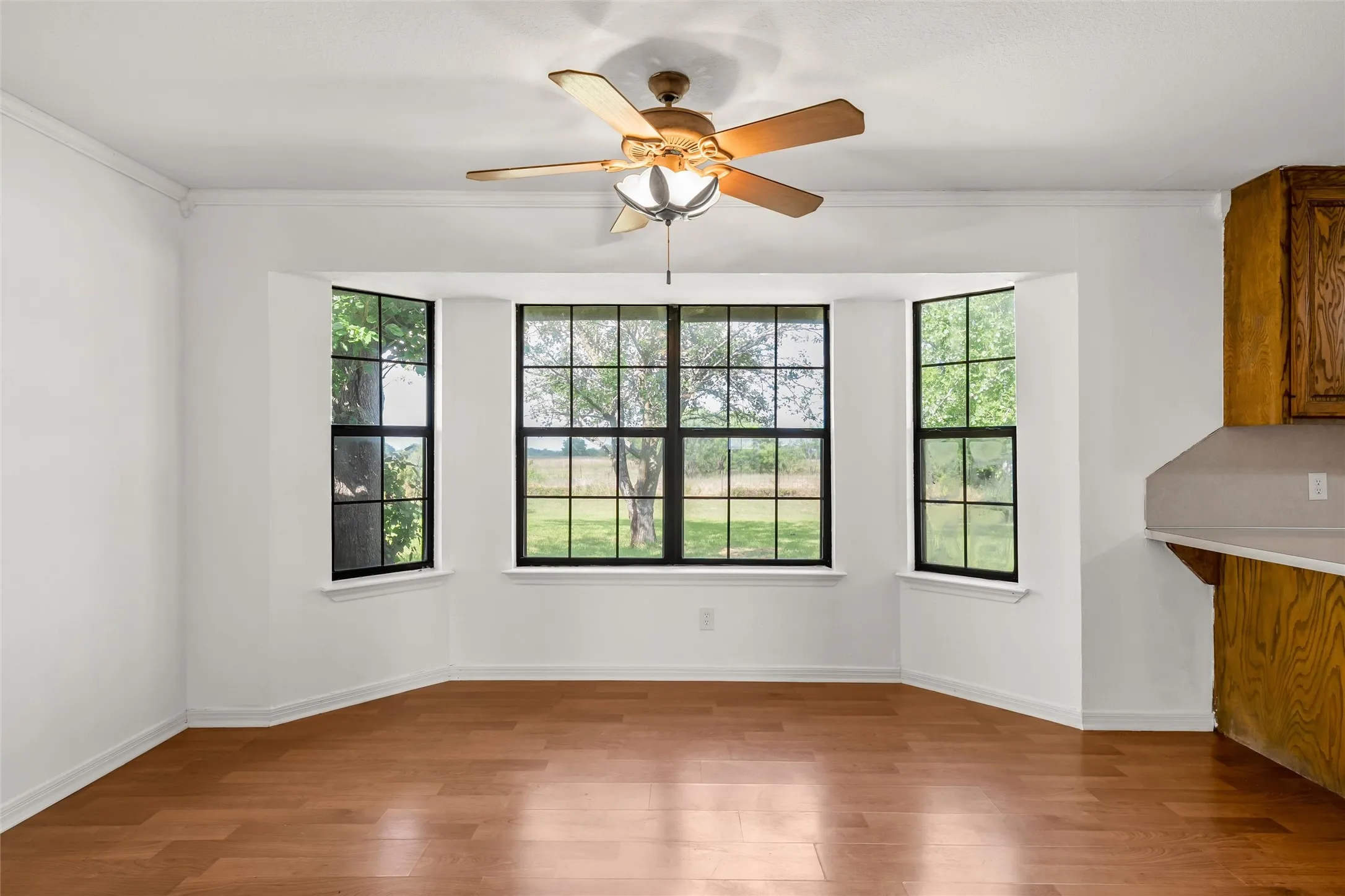 Single Family Residence For Sale in Mc Lennan County , 188 N Baese Road, West, Texas 76691, 3 Bedroom, 2 Bathroom, 2 Garage spaces, 1,832 Sqft, built in 1993, mls#21291517, Real Estate Agent in West, Homes For Sale in Mc Lennan county, Homes For Sale in West, Realtor in West Texas, Real Estate Brokerage Independent Realty Texas, Luminita Cordes Realtor