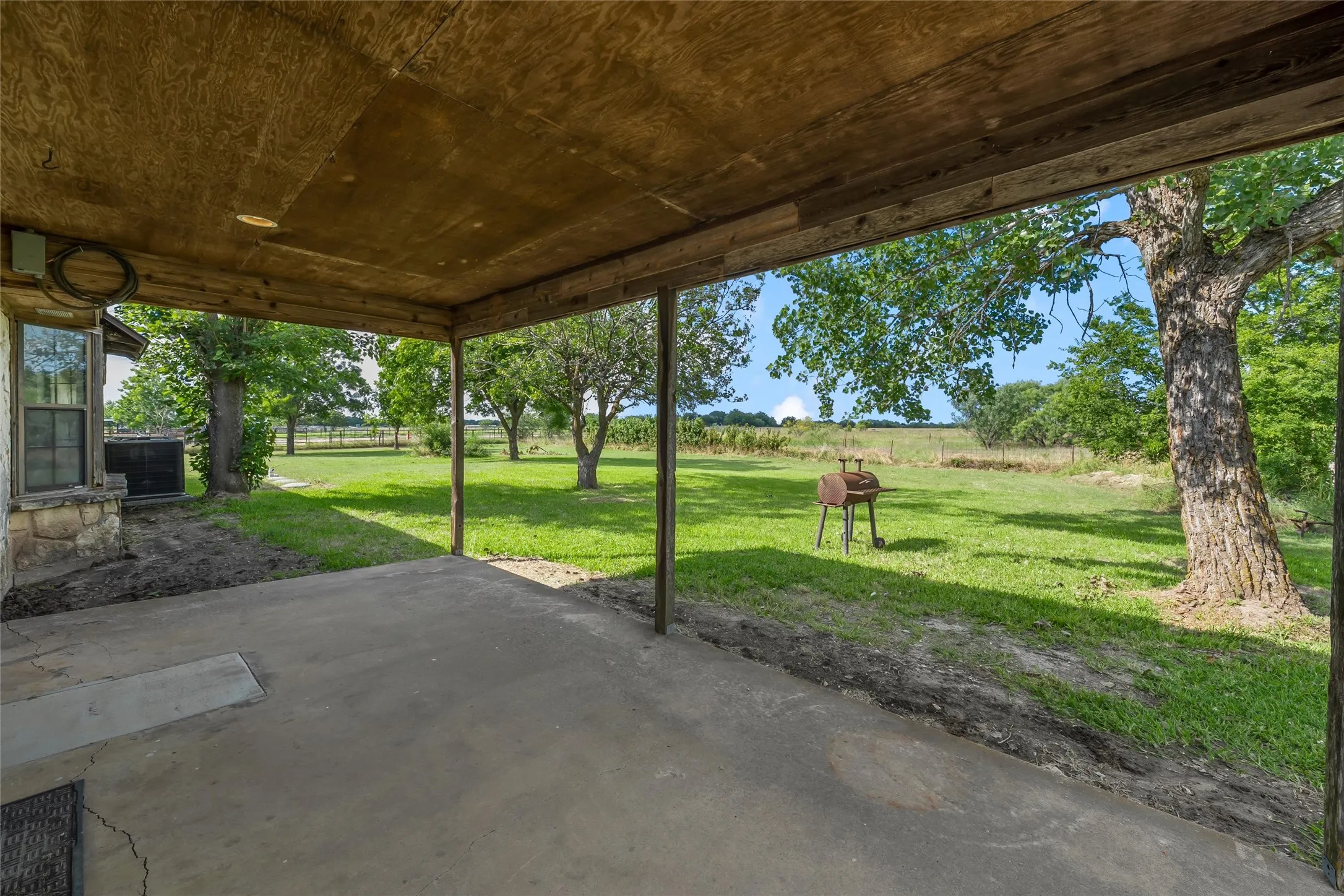 Single Family Residence For Sale in Mc Lennan County , 188 N Baese Road, West, Texas 76691, 3 Bedroom, 2 Bathroom, 2 Garage spaces, 1,832 Sqft, built in 1993, mls#21291517, Real Estate Agent in West, Homes For Sale in Mc Lennan county, Homes For Sale in West, Realtor in West Texas, Real Estate Brokerage Independent Realty Texas, Luminita Cordes Realtor