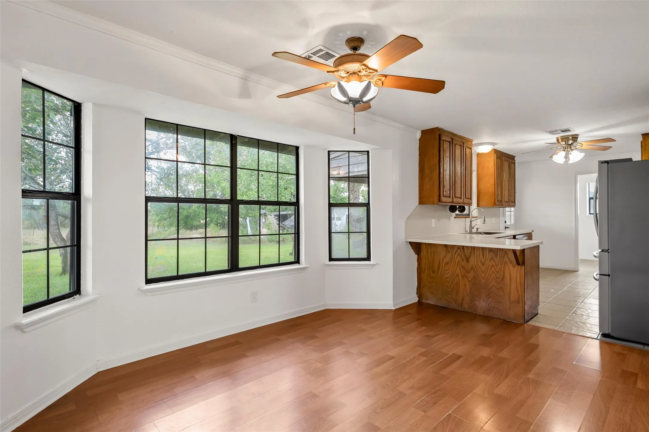Single Family Residence For Sale in Mc Lennan County , 188 N Baese Road, West, Texas 76691, 3 Bedroom, 2 Bathroom, 2 Garage spaces, 1,832 Sqft, built in 1993, mls#21291517, Real Estate Agent in West, Homes For Sale in Mc Lennan county, Homes For Sale in West, Realtor in West Texas, Real Estate Brokerage Independent Realty Texas, Luminita Cordes Realtor