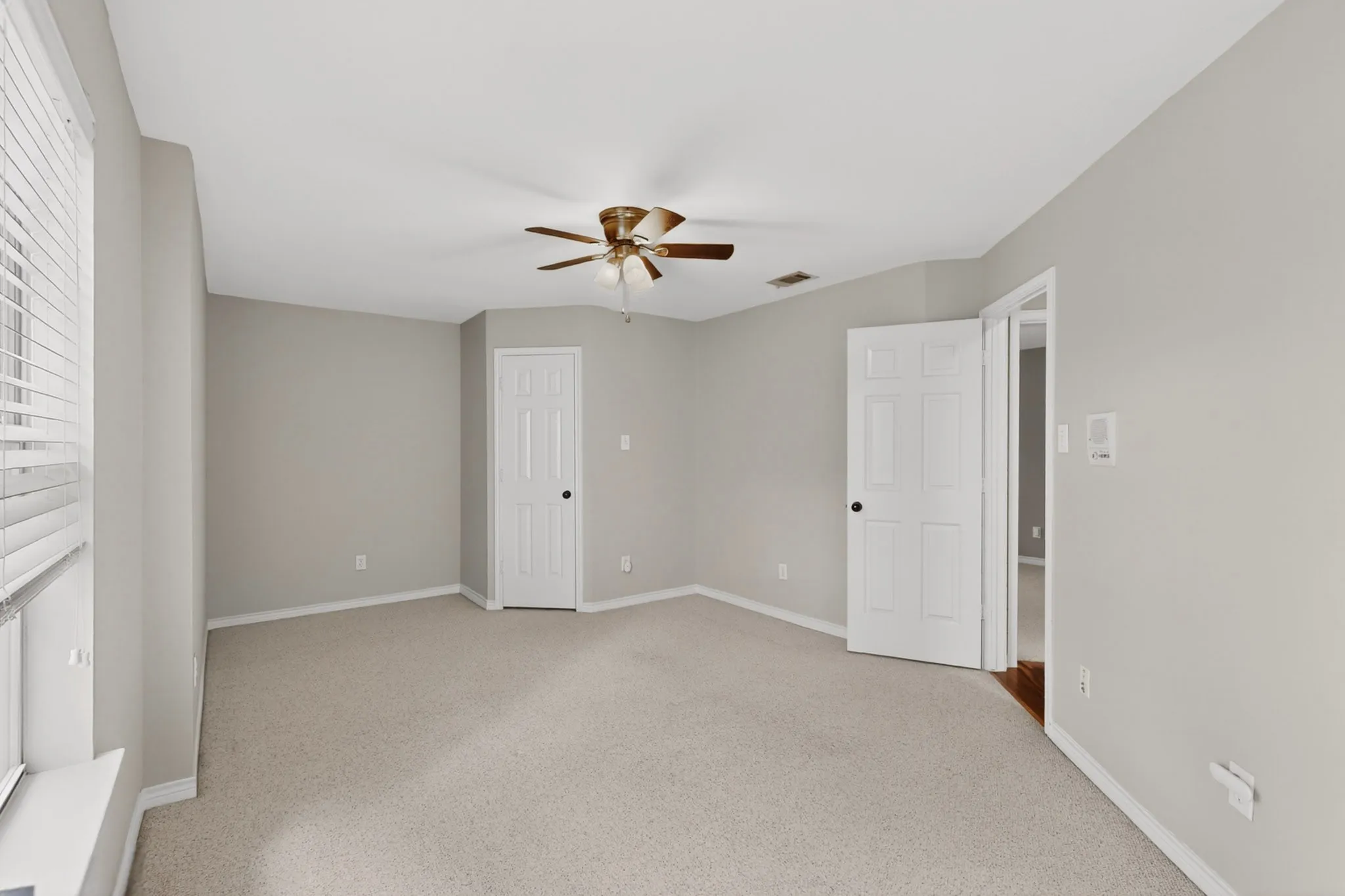 Single Family Residence For Sale in Collin County , 712 Water Oak Drive, Plano, Texas 75025, 4 Bedroom, 3 Bathroom, 2 Garage spaces, 3,560 Sqft, built in 1991, mls#21291585, Real Estate Agent in Plano, Homes For Sale in Collin county, Homes For Sale in Plano, Realtor in Plano Texas, Real Estate Brokerage Independent Realty Texas, Luminita Cordes Realtor