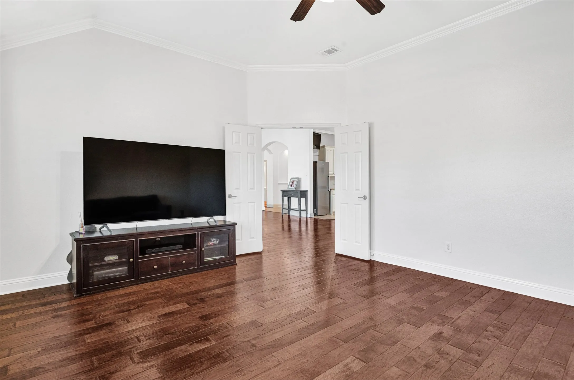 Single Family Residence For Sale in Rockwall County , 8 Chapel Hill Lane, Mclendon Chisholm, Texas 75032, 4 Bedroom, 3 Bathroom, 3 Garage spaces, 3,073 Sqft, built in 2012, mls#21289610, Real Estate Agent in Mclendon Chisholm, Homes For Sale in Rockwall county, Homes For Sale in Mclendon Chisholm, Realtor in Mclendon Chisholm Texas, Real Estate Brokerage Independent Realty Texas, Luminita Cordes Realtor