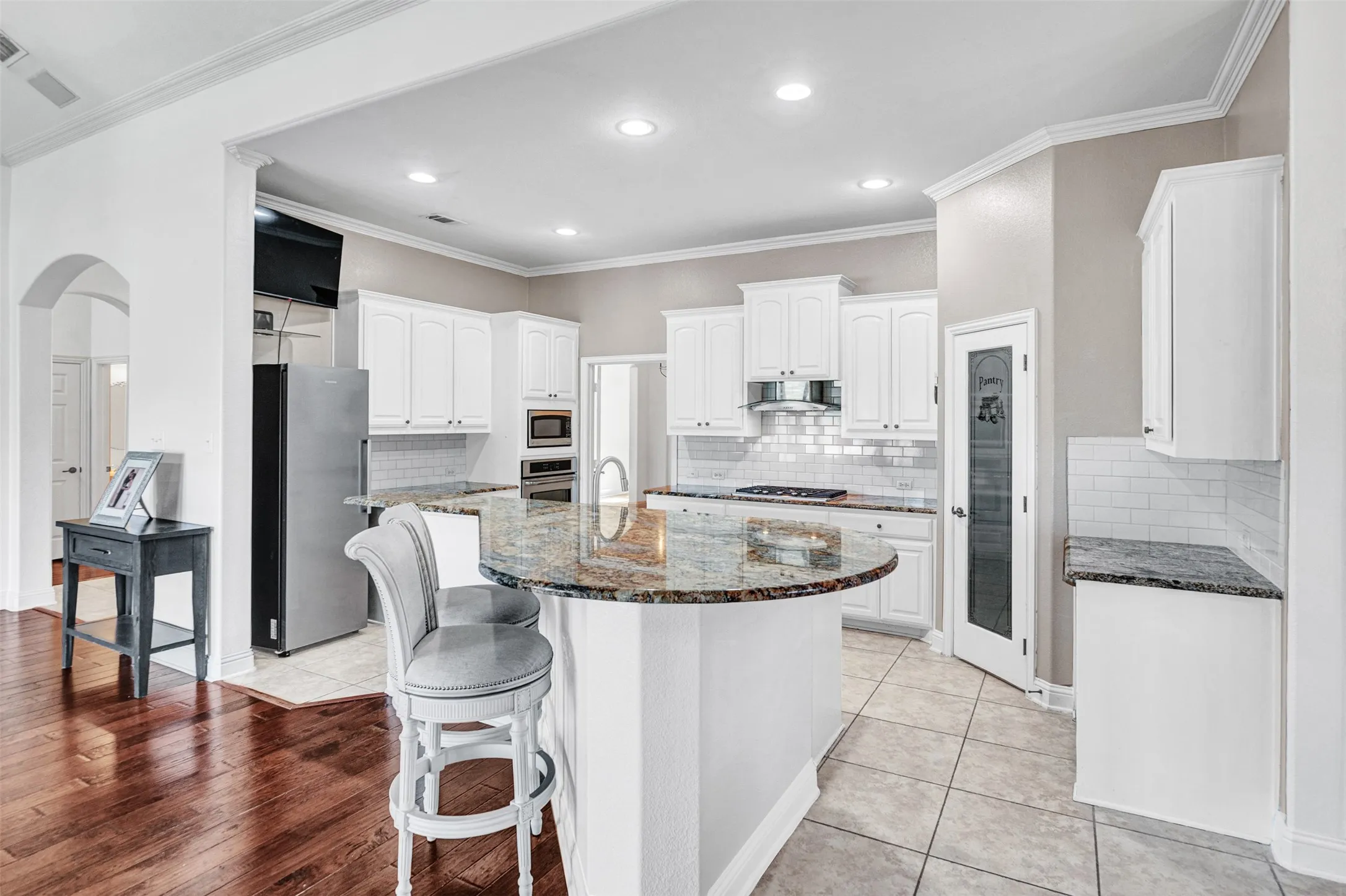 Single Family Residence For Sale in Rockwall County , 8 Chapel Hill Lane, Mclendon Chisholm, Texas 75032, 4 Bedroom, 3 Bathroom, 3 Garage spaces, 3,073 Sqft, built in 2012, mls#21289610, Real Estate Agent in Mclendon Chisholm, Homes For Sale in Rockwall county, Homes For Sale in Mclendon Chisholm, Realtor in Mclendon Chisholm Texas, Real Estate Brokerage Independent Realty Texas, Luminita Cordes Realtor