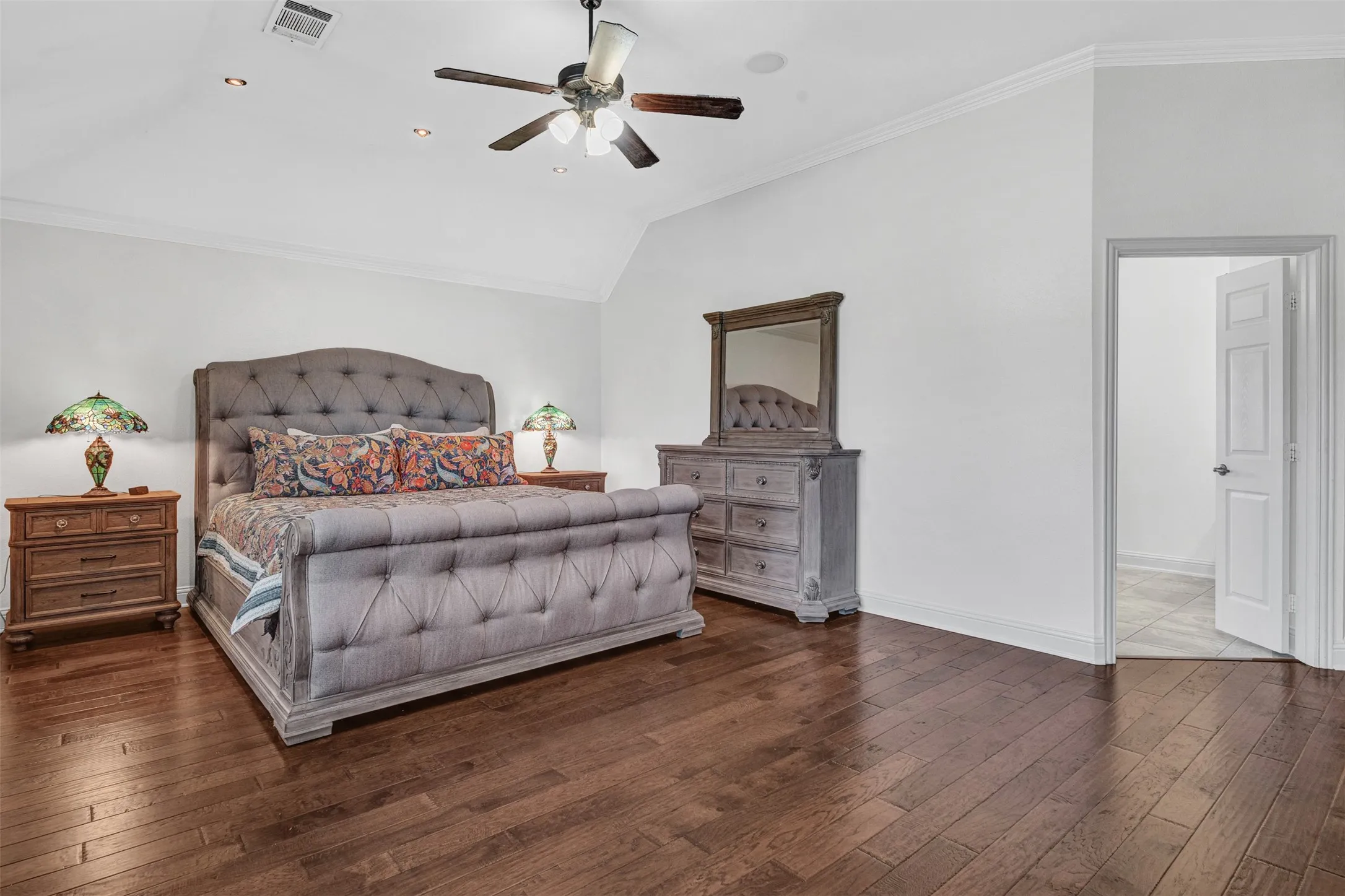 Single Family Residence For Sale in Rockwall County , 8 Chapel Hill Lane, Mclendon Chisholm, Texas 75032, 4 Bedroom, 3 Bathroom, 3 Garage spaces, 3,073 Sqft, built in 2012, mls#21289610, Real Estate Agent in Mclendon Chisholm, Homes For Sale in Rockwall county, Homes For Sale in Mclendon Chisholm, Realtor in Mclendon Chisholm Texas, Real Estate Brokerage Independent Realty Texas, Luminita Cordes Realtor