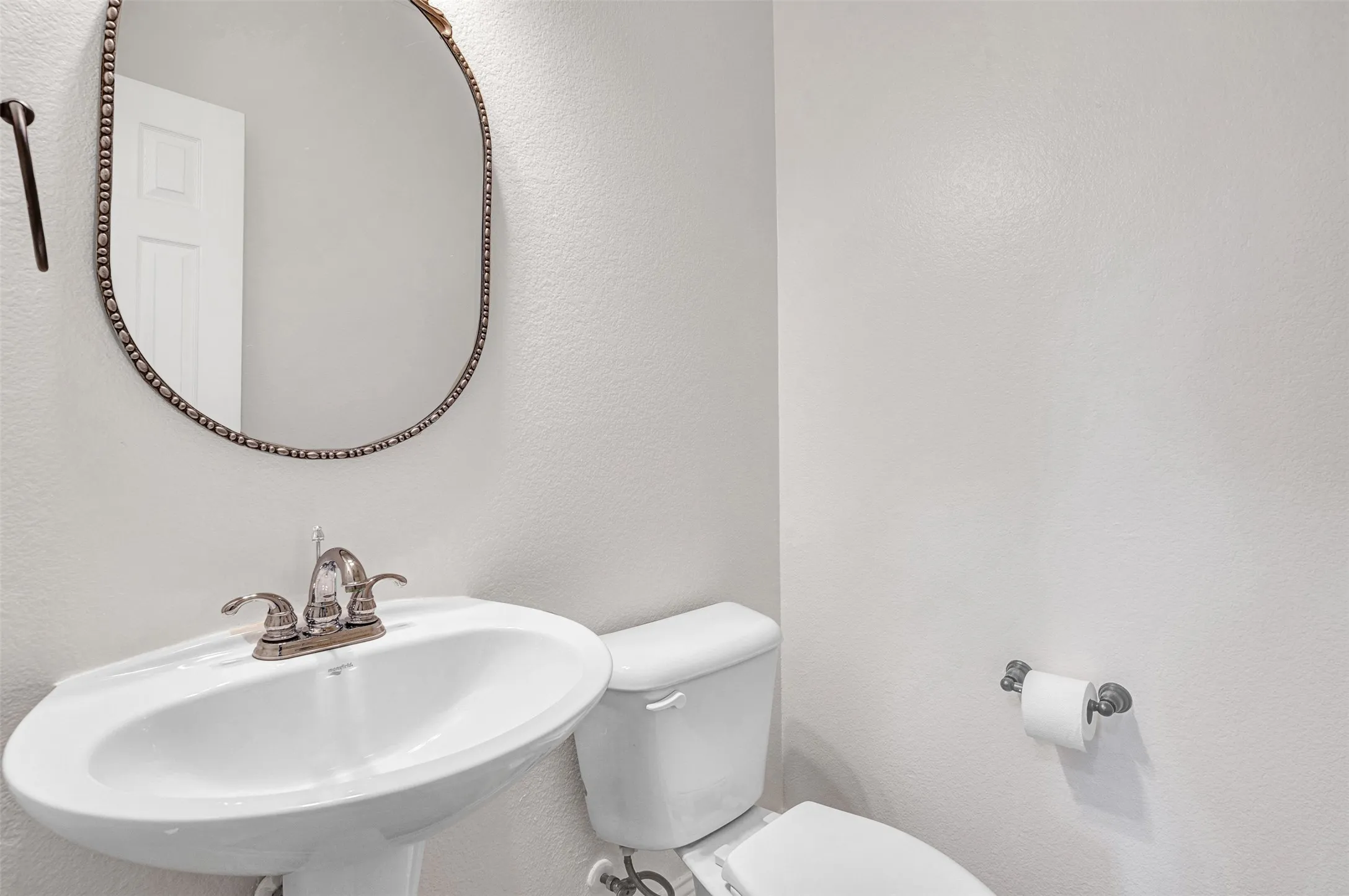 Single Family Residence For Sale in Rockwall County , 8 Chapel Hill Lane, Mclendon Chisholm, Texas 75032, 4 Bedroom, 3 Bathroom, 3 Garage spaces, 3,073 Sqft, built in 2012, mls#21289610, Real Estate Agent in Mclendon Chisholm, Homes For Sale in Rockwall county, Homes For Sale in Mclendon Chisholm, Realtor in Mclendon Chisholm Texas, Real Estate Brokerage Independent Realty Texas, Luminita Cordes Realtor