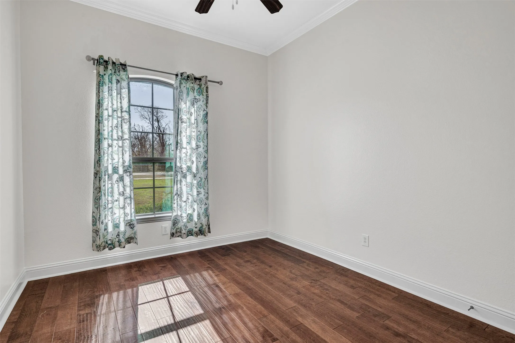 Single Family Residence For Sale in Rockwall County , 8 Chapel Hill Lane, Mclendon Chisholm, Texas 75032, 4 Bedroom, 3 Bathroom, 3 Garage spaces, 3,073 Sqft, built in 2012, mls#21289610, Real Estate Agent in Mclendon Chisholm, Homes For Sale in Rockwall county, Homes For Sale in Mclendon Chisholm, Realtor in Mclendon Chisholm Texas, Real Estate Brokerage Independent Realty Texas, Luminita Cordes Realtor