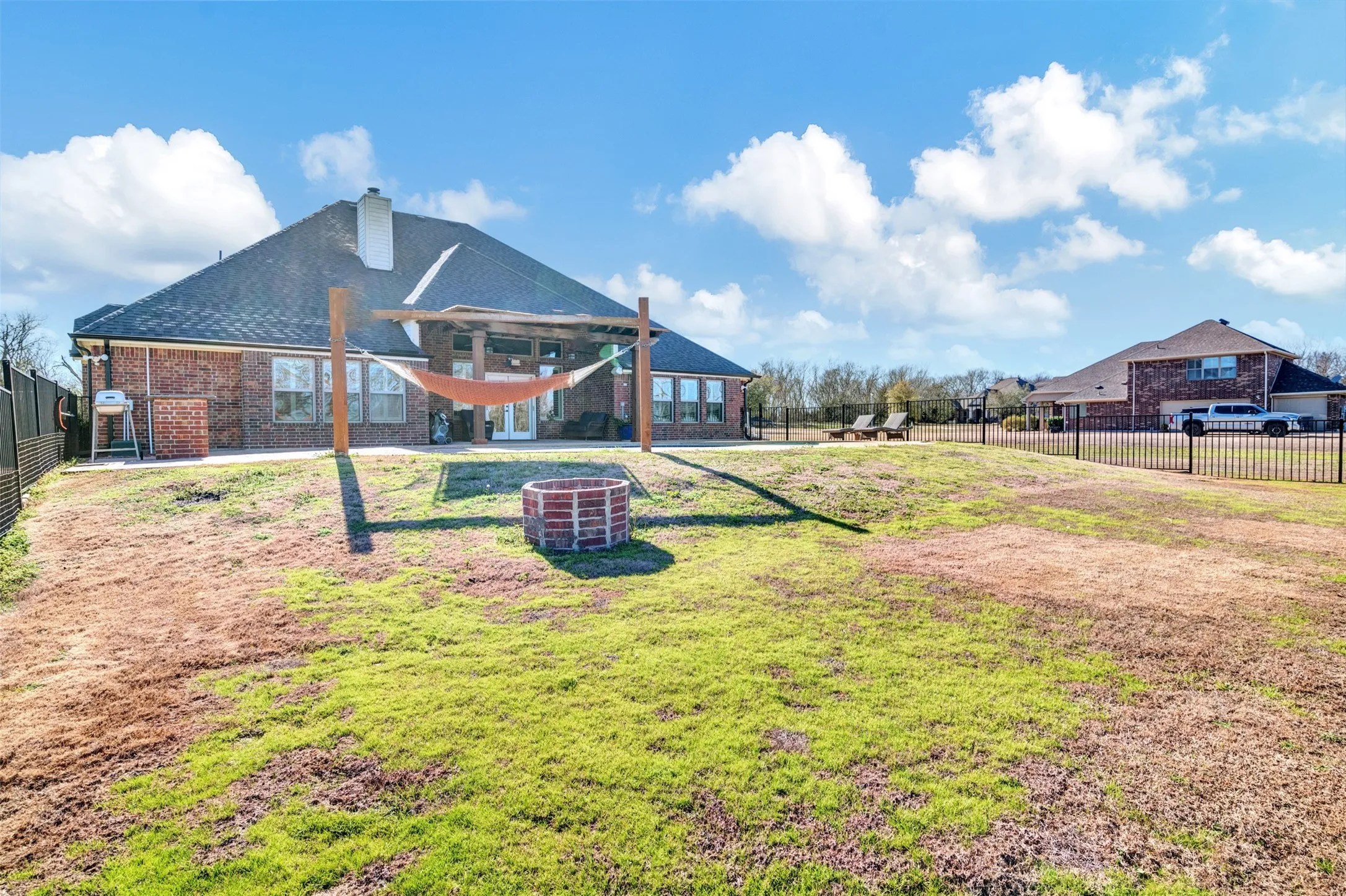 Single Family Residence For Sale in Rockwall County , 8 Chapel Hill Lane, Mclendon Chisholm, Texas 75032, 4 Bedroom, 3 Bathroom, 3 Garage spaces, 3,073 Sqft, built in 2012, mls#21289610, Real Estate Agent in Mclendon Chisholm, Homes For Sale in Rockwall county, Homes For Sale in Mclendon Chisholm, Realtor in Mclendon Chisholm Texas, Real Estate Brokerage Independent Realty Texas, Luminita Cordes Realtor