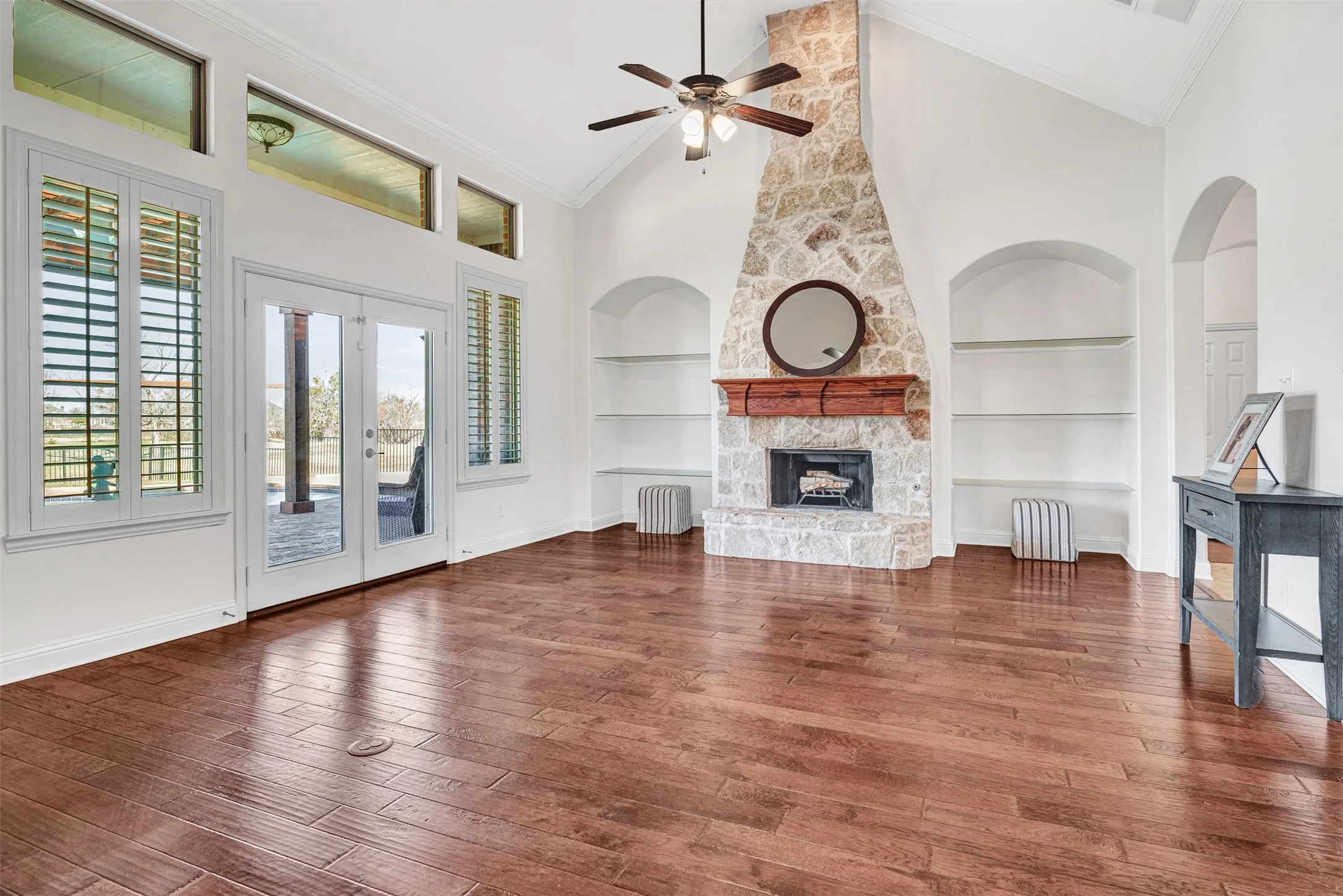 Single Family Residence For Sale in Rockwall County , 8 Chapel Hill Lane, Mclendon Chisholm, Texas 75032, 4 Bedroom, 3 Bathroom, 3 Garage spaces, 3,073 Sqft, built in 2012, mls#21289610, Real Estate Agent in Mclendon Chisholm, Homes For Sale in Rockwall county, Homes For Sale in Mclendon Chisholm, Realtor in Mclendon Chisholm Texas, Real Estate Brokerage Independent Realty Texas, Luminita Cordes Realtor