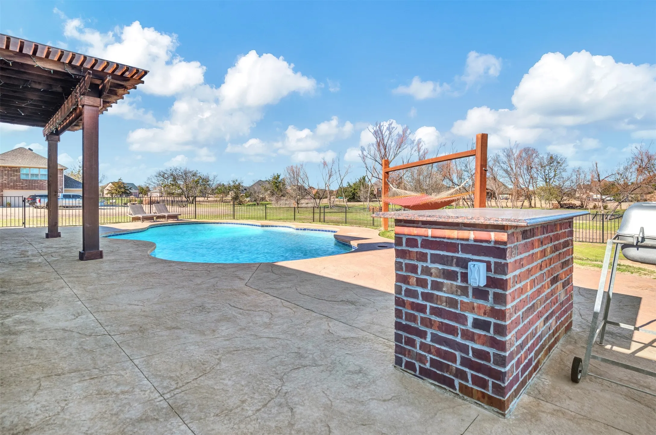 Single Family Residence For Sale in Rockwall County , 8 Chapel Hill Lane, Mclendon Chisholm, Texas 75032, 4 Bedroom, 3 Bathroom, 3 Garage spaces, 3,073 Sqft, built in 2012, mls#21289610, Real Estate Agent in Mclendon Chisholm, Homes For Sale in Rockwall county, Homes For Sale in Mclendon Chisholm, Realtor in Mclendon Chisholm Texas, Real Estate Brokerage Independent Realty Texas, Luminita Cordes Realtor