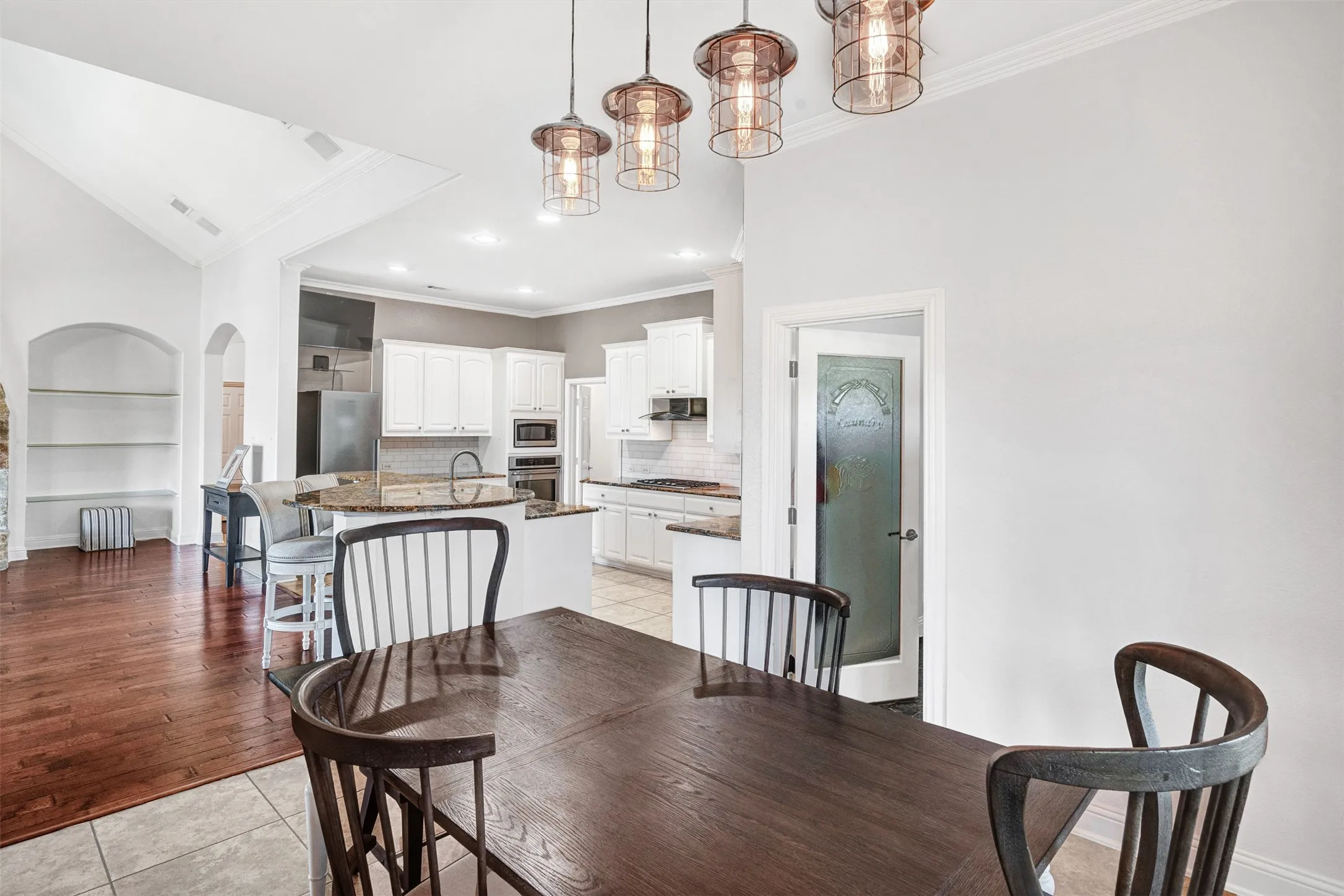 Single Family Residence For Sale in Rockwall County , 8 Chapel Hill Lane, Mclendon Chisholm, Texas 75032, 4 Bedroom, 3 Bathroom, 3 Garage spaces, 3,073 Sqft, built in 2012, mls#21289610, Real Estate Agent in Mclendon Chisholm, Homes For Sale in Rockwall county, Homes For Sale in Mclendon Chisholm, Realtor in Mclendon Chisholm Texas, Real Estate Brokerage Independent Realty Texas, Luminita Cordes Realtor