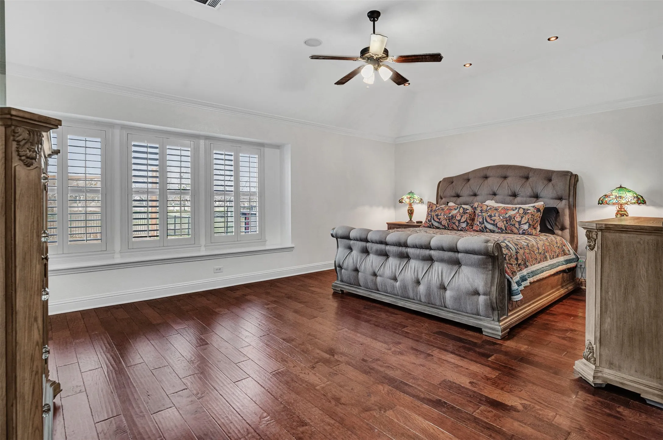 Single Family Residence For Sale in Rockwall County , 8 Chapel Hill Lane, Mclendon Chisholm, Texas 75032, 4 Bedroom, 3 Bathroom, 3 Garage spaces, 3,073 Sqft, built in 2012, mls#21289610, Real Estate Agent in Mclendon Chisholm, Homes For Sale in Rockwall county, Homes For Sale in Mclendon Chisholm, Realtor in Mclendon Chisholm Texas, Real Estate Brokerage Independent Realty Texas, Luminita Cordes Realtor