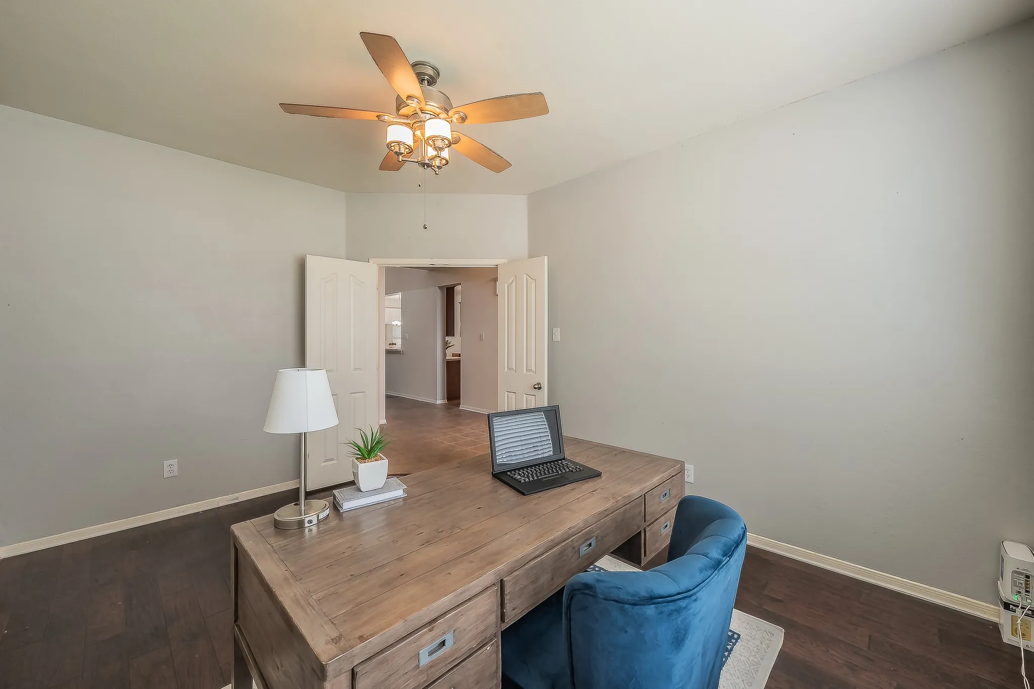 Single Family Residence For Sale in Tarrant County , 5516 Dunn Hill Drive, Fort Worth, Texas 76137, 5 Bedroom, 4 Bathroom, 2 Garage spaces, 3,921 Sqft, built in 2003, mls#21290053, Real Estate Agent in Fort Worth, Homes For Sale in Tarrant county, Homes For Sale in Fort Worth, Realtor in Fort Worth Texas, Real Estate Brokerage Independent Realty Texas, Luminita Cordes Realtor