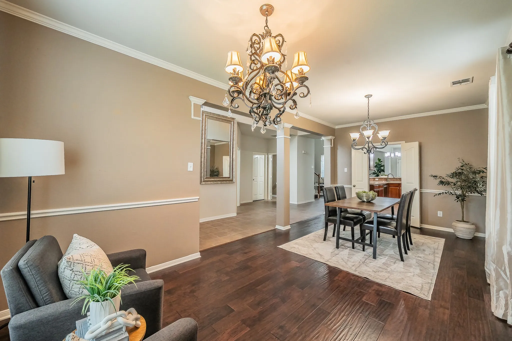 Single Family Residence For Sale in Tarrant County , 5516 Dunn Hill Drive, Fort Worth, Texas 76137, 5 Bedroom, 4 Bathroom, 2 Garage spaces, 3,921 Sqft, built in 2003, mls#21290053, Real Estate Agent in Fort Worth, Homes For Sale in Tarrant county, Homes For Sale in Fort Worth, Realtor in Fort Worth Texas, Real Estate Brokerage Independent Realty Texas, Luminita Cordes Realtor