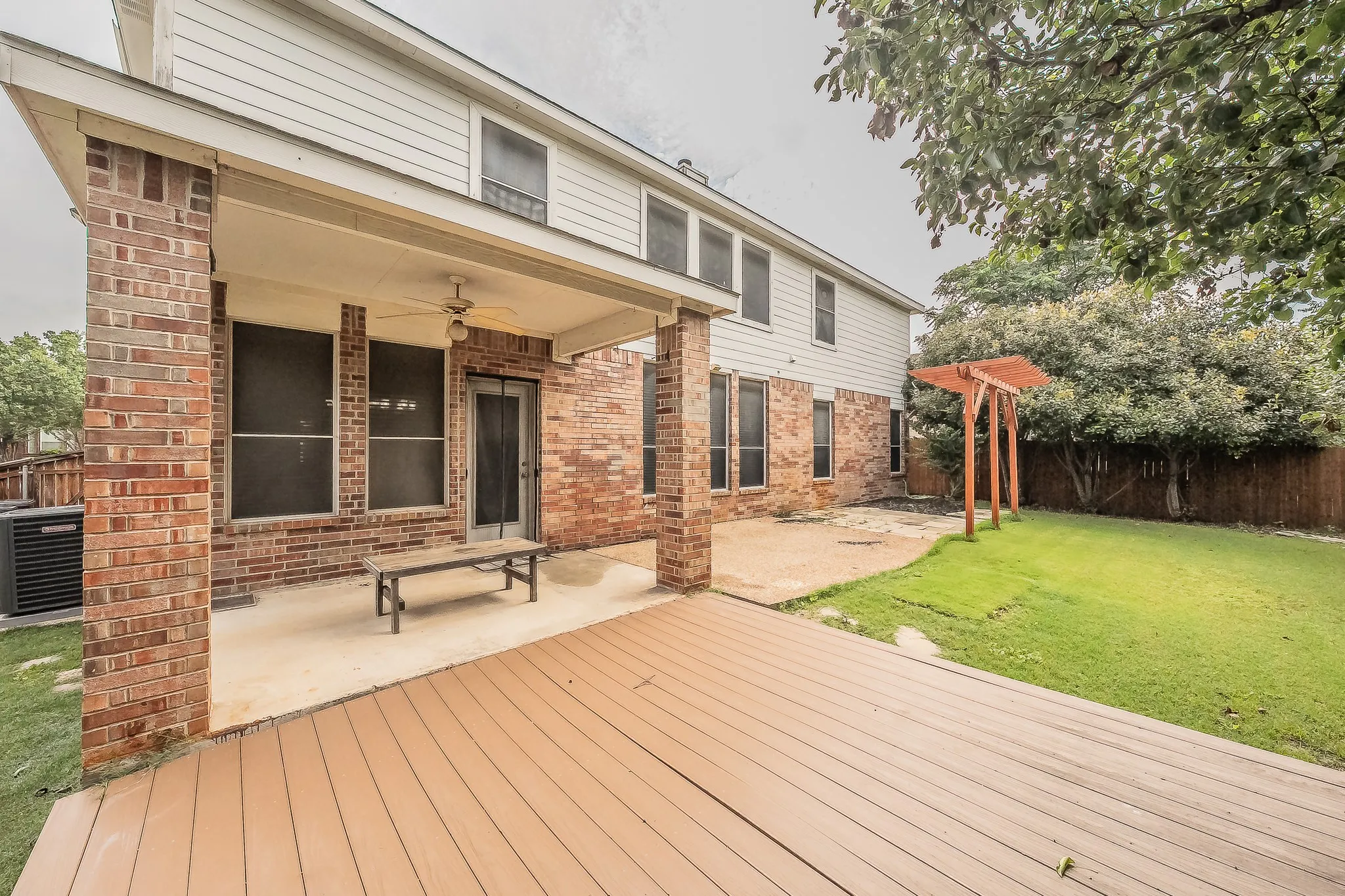 Single Family Residence For Sale in Tarrant County , 5516 Dunn Hill Drive, Fort Worth, Texas 76137, 5 Bedroom, 4 Bathroom, 2 Garage spaces, 3,921 Sqft, built in 2003, mls#21290053, Real Estate Agent in Fort Worth, Homes For Sale in Tarrant county, Homes For Sale in Fort Worth, Realtor in Fort Worth Texas, Real Estate Brokerage Independent Realty Texas, Luminita Cordes Realtor