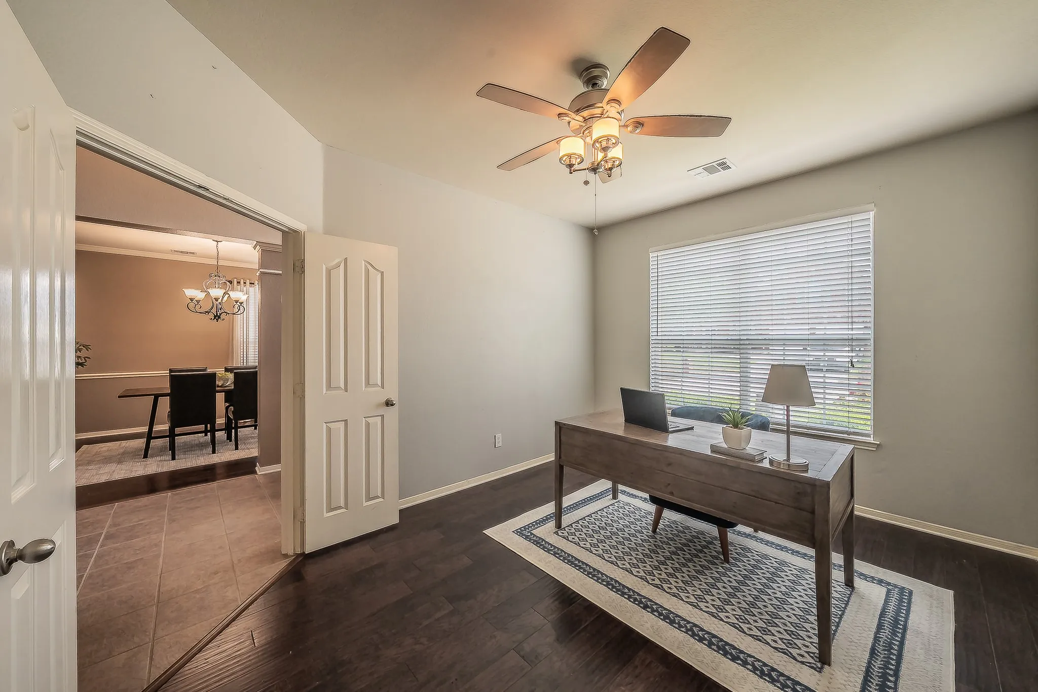 Single Family Residence For Sale in Tarrant County , 5516 Dunn Hill Drive, Fort Worth, Texas 76137, 5 Bedroom, 4 Bathroom, 2 Garage spaces, 3,921 Sqft, built in 2003, mls#21290053, Real Estate Agent in Fort Worth, Homes For Sale in Tarrant county, Homes For Sale in Fort Worth, Realtor in Fort Worth Texas, Real Estate Brokerage Independent Realty Texas, Luminita Cordes Realtor