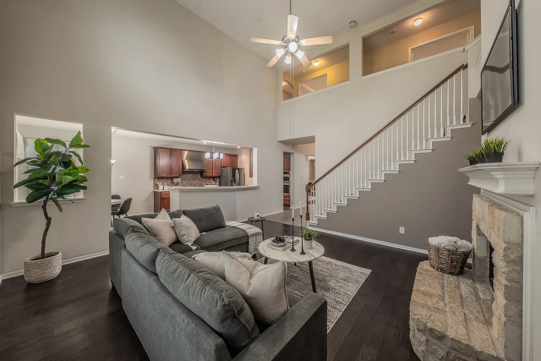 Single Family Residence For Sale in Tarrant County , 5516 Dunn Hill Drive, Fort Worth, Texas 76137, 5 Bedroom, 4 Bathroom, 2 Garage spaces, 3,921 Sqft, built in 2003, mls#21290053, Real Estate Agent in Fort Worth, Homes For Sale in Tarrant county, Homes For Sale in Fort Worth, Realtor in Fort Worth Texas, Real Estate Brokerage Independent Realty Texas, Luminita Cordes Realtor