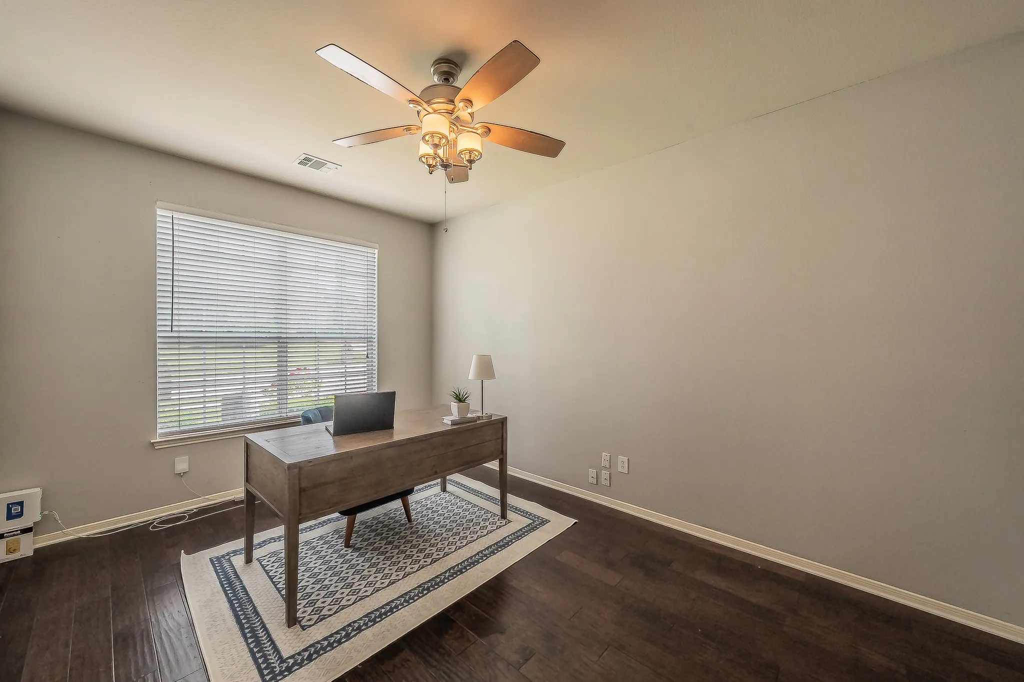 Single Family Residence For Sale in Tarrant County , 5516 Dunn Hill Drive, Fort Worth, Texas 76137, 5 Bedroom, 4 Bathroom, 2 Garage spaces, 3,921 Sqft, built in 2003, mls#21290053, Real Estate Agent in Fort Worth, Homes For Sale in Tarrant county, Homes For Sale in Fort Worth, Realtor in Fort Worth Texas, Real Estate Brokerage Independent Realty Texas, Luminita Cordes Realtor