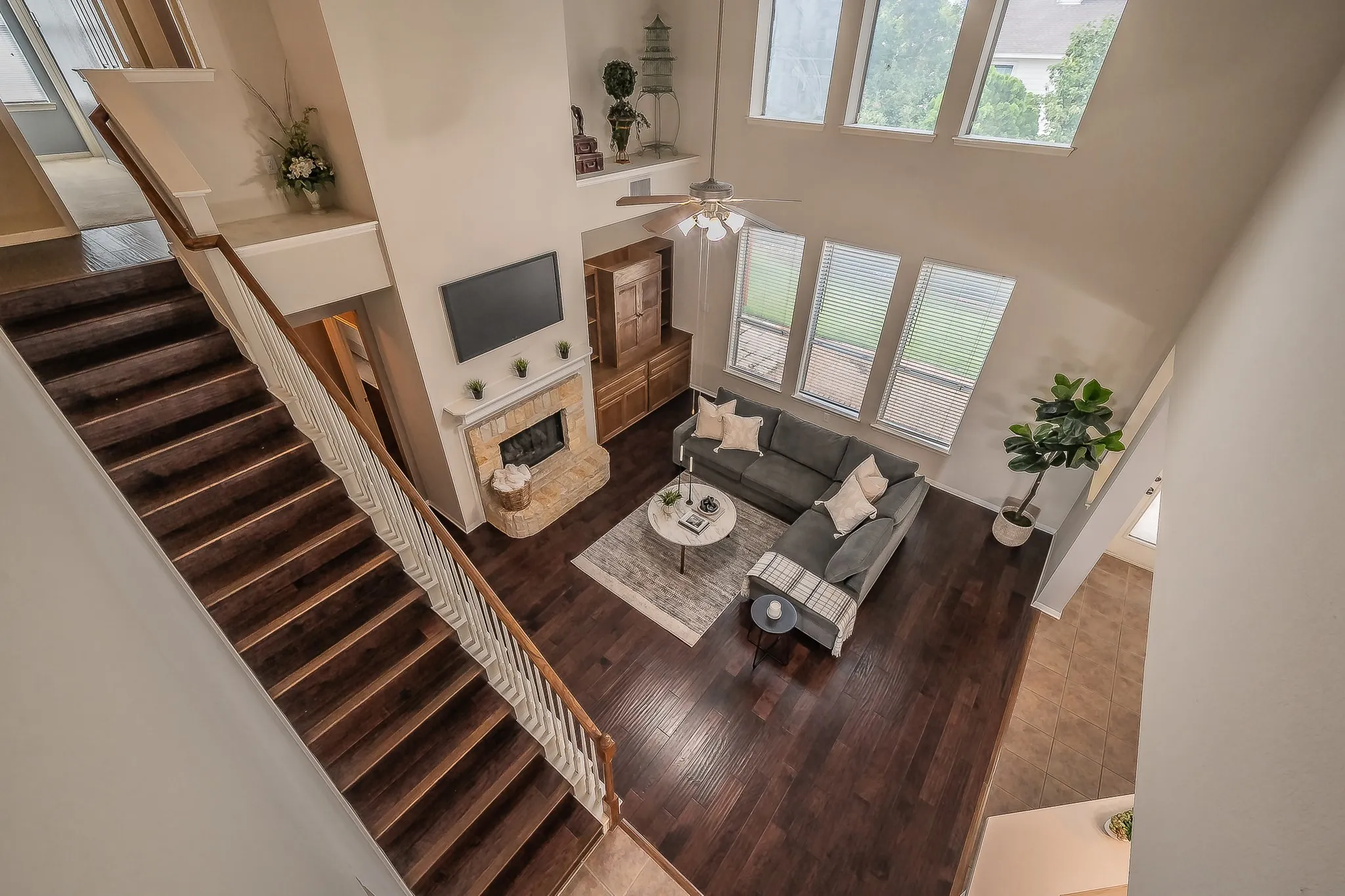 Single Family Residence For Sale in Tarrant County , 5516 Dunn Hill Drive, Fort Worth, Texas 76137, 5 Bedroom, 4 Bathroom, 2 Garage spaces, 3,921 Sqft, built in 2003, mls#21290053, Real Estate Agent in Fort Worth, Homes For Sale in Tarrant county, Homes For Sale in Fort Worth, Realtor in Fort Worth Texas, Real Estate Brokerage Independent Realty Texas, Luminita Cordes Realtor