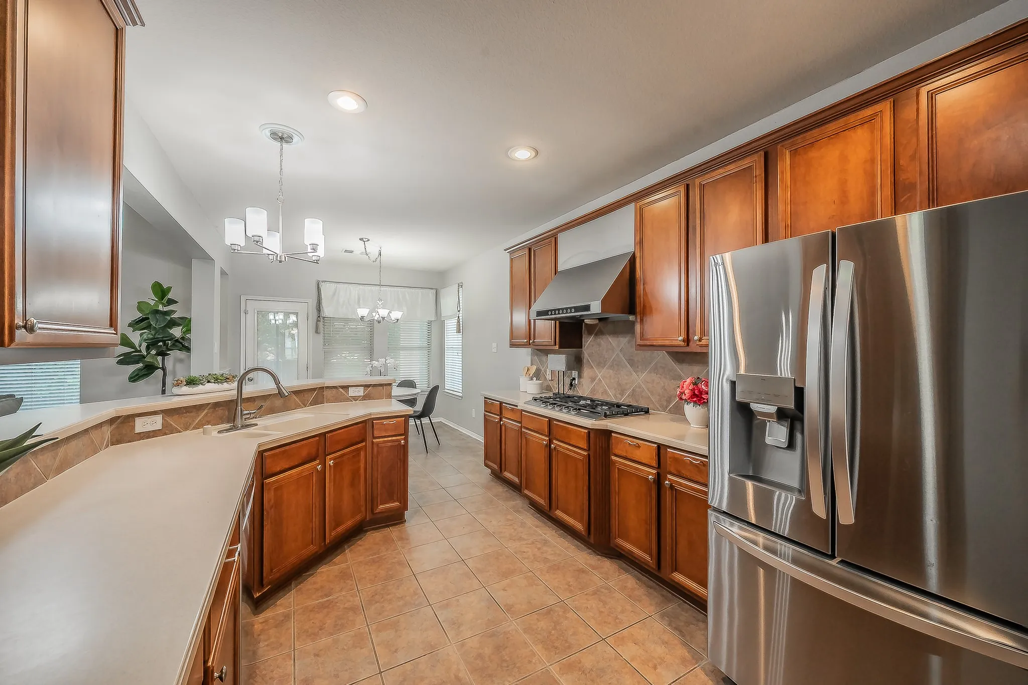 Single Family Residence For Sale in Tarrant County , 5516 Dunn Hill Drive, Fort Worth, Texas 76137, 5 Bedroom, 4 Bathroom, 2 Garage spaces, 3,921 Sqft, built in 2003, mls#21290053, Real Estate Agent in Fort Worth, Homes For Sale in Tarrant county, Homes For Sale in Fort Worth, Realtor in Fort Worth Texas, Real Estate Brokerage Independent Realty Texas, Luminita Cordes Realtor