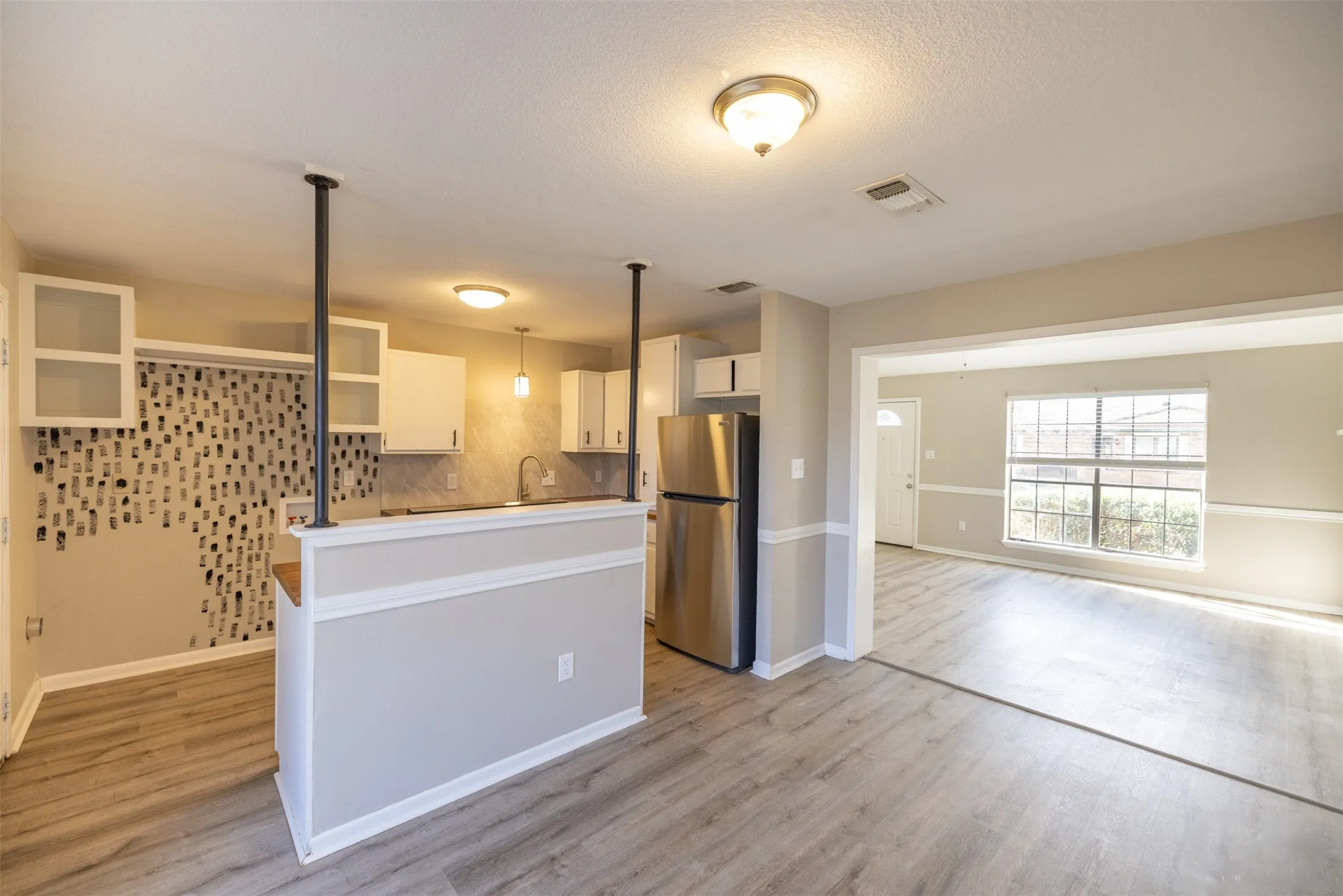 Single Family Residence For Sale in Taylor County , 3665 Trinity Lane, Abilene, Texas 79602, 3 Bedrooms, 2 Bathrooms, Garage spaces, 1,260 Sqft, built in 1982, Price $180,000, mls#21290323, Real Estate Agent in Abilene, Homes For Sale in Taylor county, Homes For Sale in Abilene, Realtor in Abilene Texas, Real Estate Brokerage Independent Realty Texas, Luminita Cordes Realtor