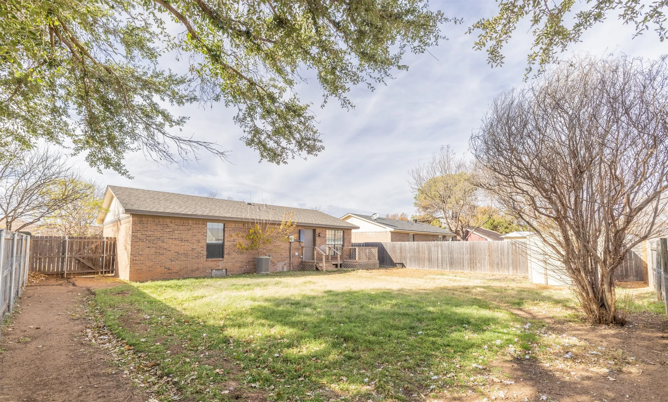 Single Family Residence For Sale in Taylor County , 3665 Trinity Lane, Abilene, Texas 79602, 3 Bedrooms, 2 Bathrooms, Garage spaces, 1,260 Sqft, built in 1982, Price $180,000, mls#21290323, Real Estate Agent in Abilene, Homes For Sale in Taylor county, Homes For Sale in Abilene, Realtor in Abilene Texas, Real Estate Brokerage Independent Realty Texas, Luminita Cordes Realtor