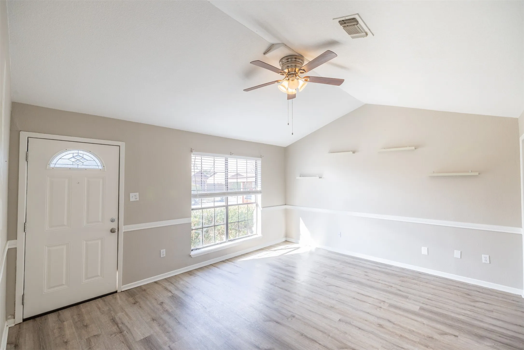 Single Family Residence For Sale in Taylor County , 3665 Trinity Lane, Abilene, Texas 79602, 3 Bedrooms, 2 Bathrooms, Garage spaces, 1,260 Sqft, built in 1982, Price $180,000, mls#21290323, Real Estate Agent in Abilene, Homes For Sale in Taylor county, Homes For Sale in Abilene, Realtor in Abilene Texas, Real Estate Brokerage Independent Realty Texas, Luminita Cordes Realtor