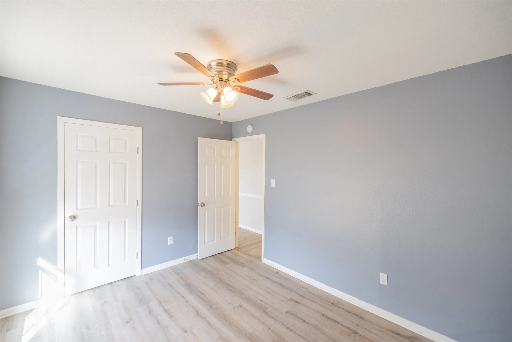Single Family Residence For Sale in Taylor County , 3665 Trinity Lane, Abilene, Texas 79602, 3 Bedrooms, 2 Bathrooms, Garage spaces, 1,260 Sqft, built in 1982, Price $180,000, mls#21290323, Real Estate Agent in Abilene, Homes For Sale in Taylor county, Homes For Sale in Abilene, Realtor in Abilene Texas, Real Estate Brokerage Independent Realty Texas, Luminita Cordes Realtor