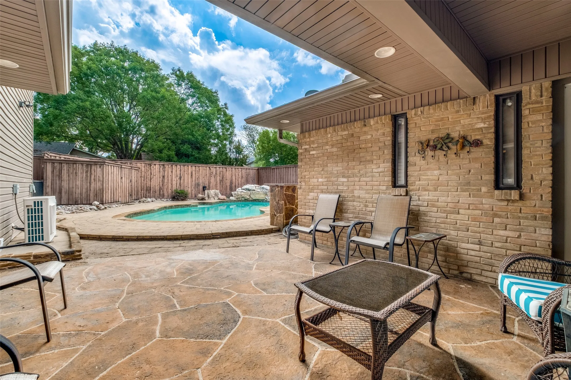 Single Family Residence For Sale in Dallas County , 11 Bunker Hill, Richardson, Texas 75080, 4 Bedroom, 3 Bathroom, 2 Garage spaces, 2,723 Sqft, built in 1974, mls#21289647, Real Estate Agent in Richardson, Homes For Sale in Dallas county, Homes For Sale in Richardson, Realtor in Richardson Texas, Real Estate Brokerage Independent Realty Texas, Luminita Cordes Realtor
