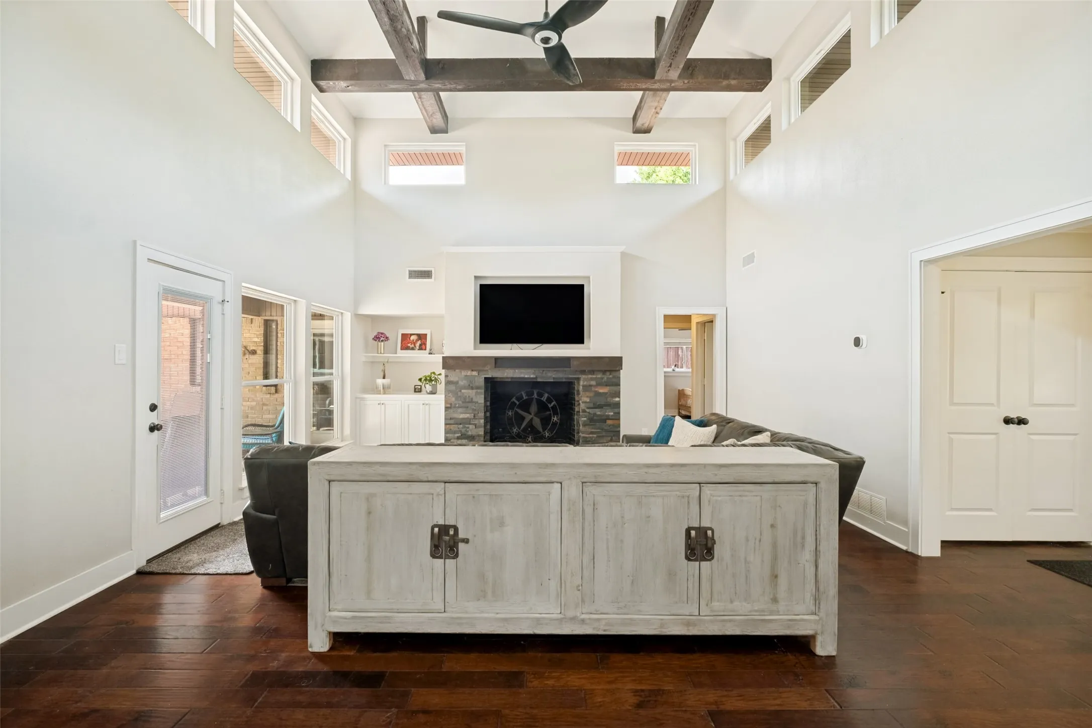 Single Family Residence For Sale in Dallas County , 11 Bunker Hill, Richardson, Texas 75080, 4 Bedroom, 3 Bathroom, 2 Garage spaces, 2,723 Sqft, built in 1974, mls#21289647, Real Estate Agent in Richardson, Homes For Sale in Dallas county, Homes For Sale in Richardson, Realtor in Richardson Texas, Real Estate Brokerage Independent Realty Texas, Luminita Cordes Realtor