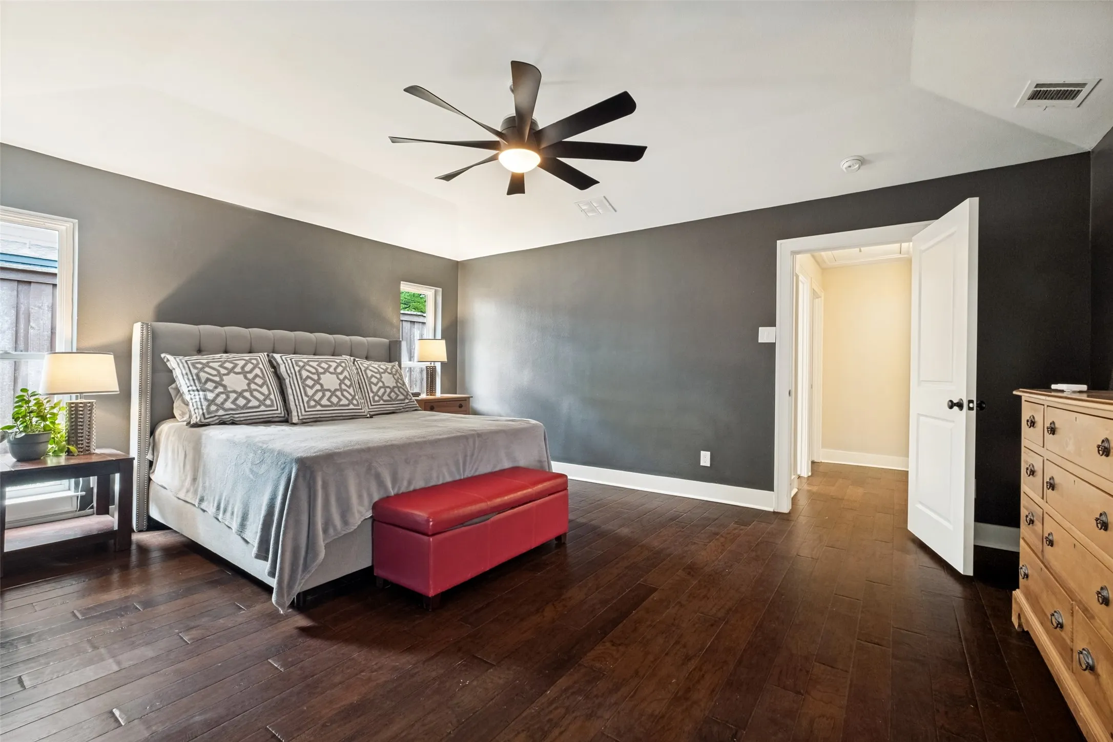 Single Family Residence For Sale in Dallas County , 11 Bunker Hill, Richardson, Texas 75080, 4 Bedroom, 3 Bathroom, 2 Garage spaces, 2,723 Sqft, built in 1974, mls#21289647, Real Estate Agent in Richardson, Homes For Sale in Dallas county, Homes For Sale in Richardson, Realtor in Richardson Texas, Real Estate Brokerage Independent Realty Texas, Luminita Cordes Realtor